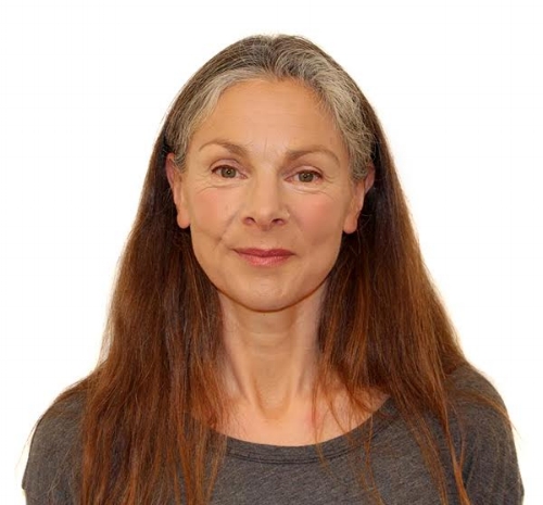 Amanda Headshot.jpg