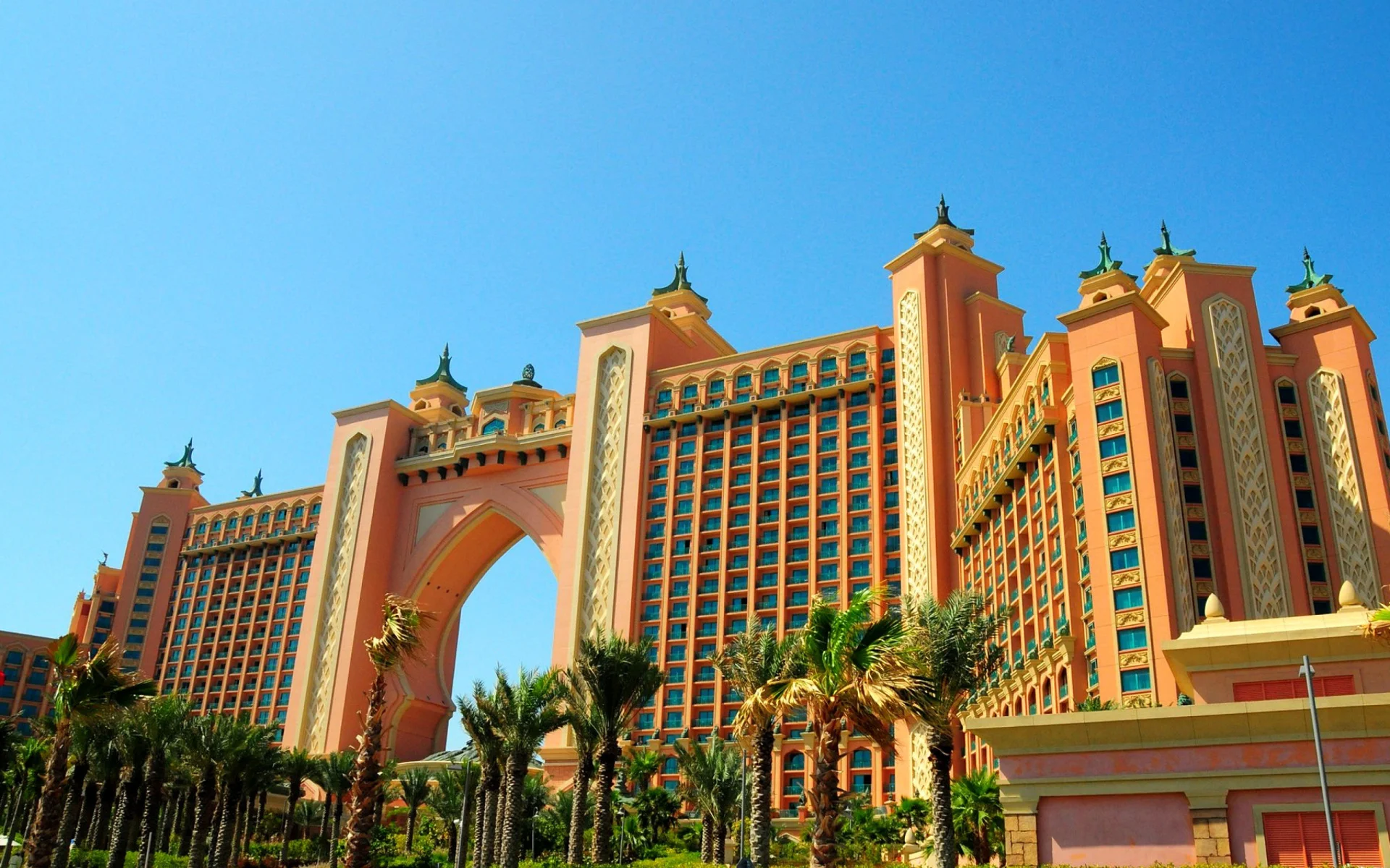 Atlantis-The-Palm-Hotel-Resort-Dubai-1920x1200.jpg