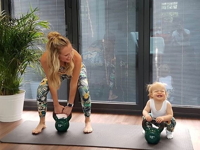 The moment I realised a) she takes after her father and b) she has better technique then me already !! -
 My Online Pre /Post Natal class on Tuesday evenings (not featuring kettle bells or 🤞🏼 Tahlia ) is one of my favourite classes of the week to t
