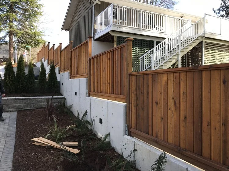 RETAINING WALL FENCES