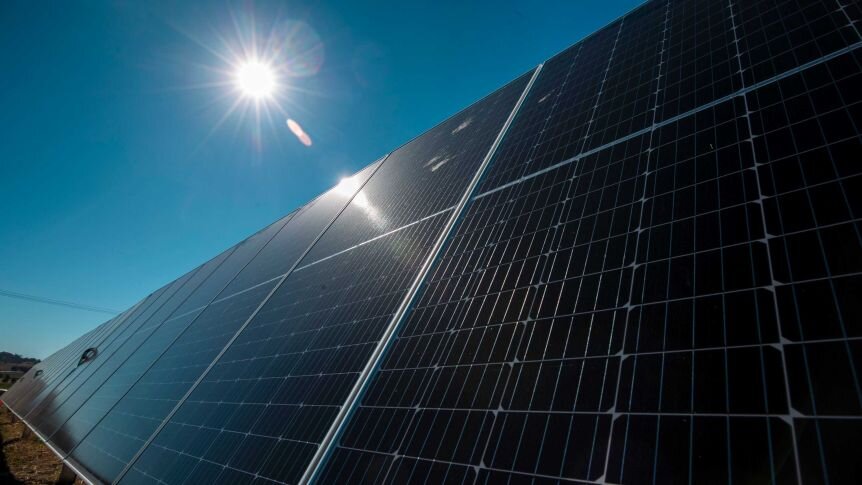 UQ's 64 megawatt solar farm at Warwick is part of a large renewable energy mix. (image:  UQ)