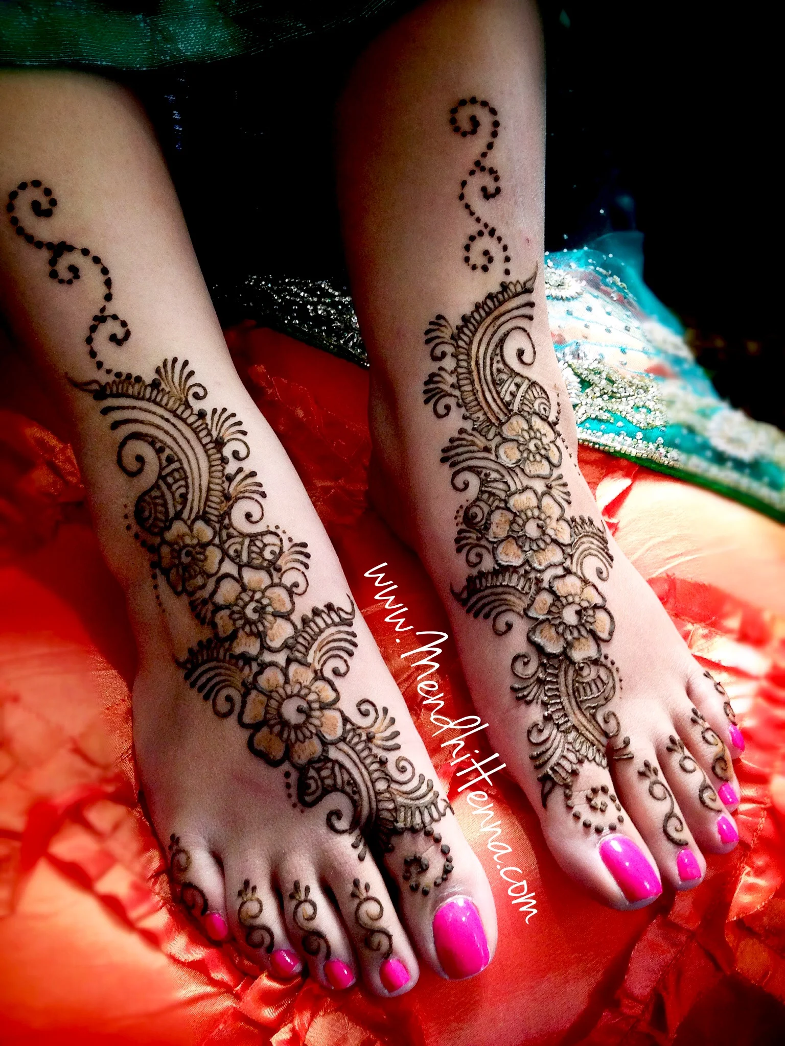 Hena-2.jpeg