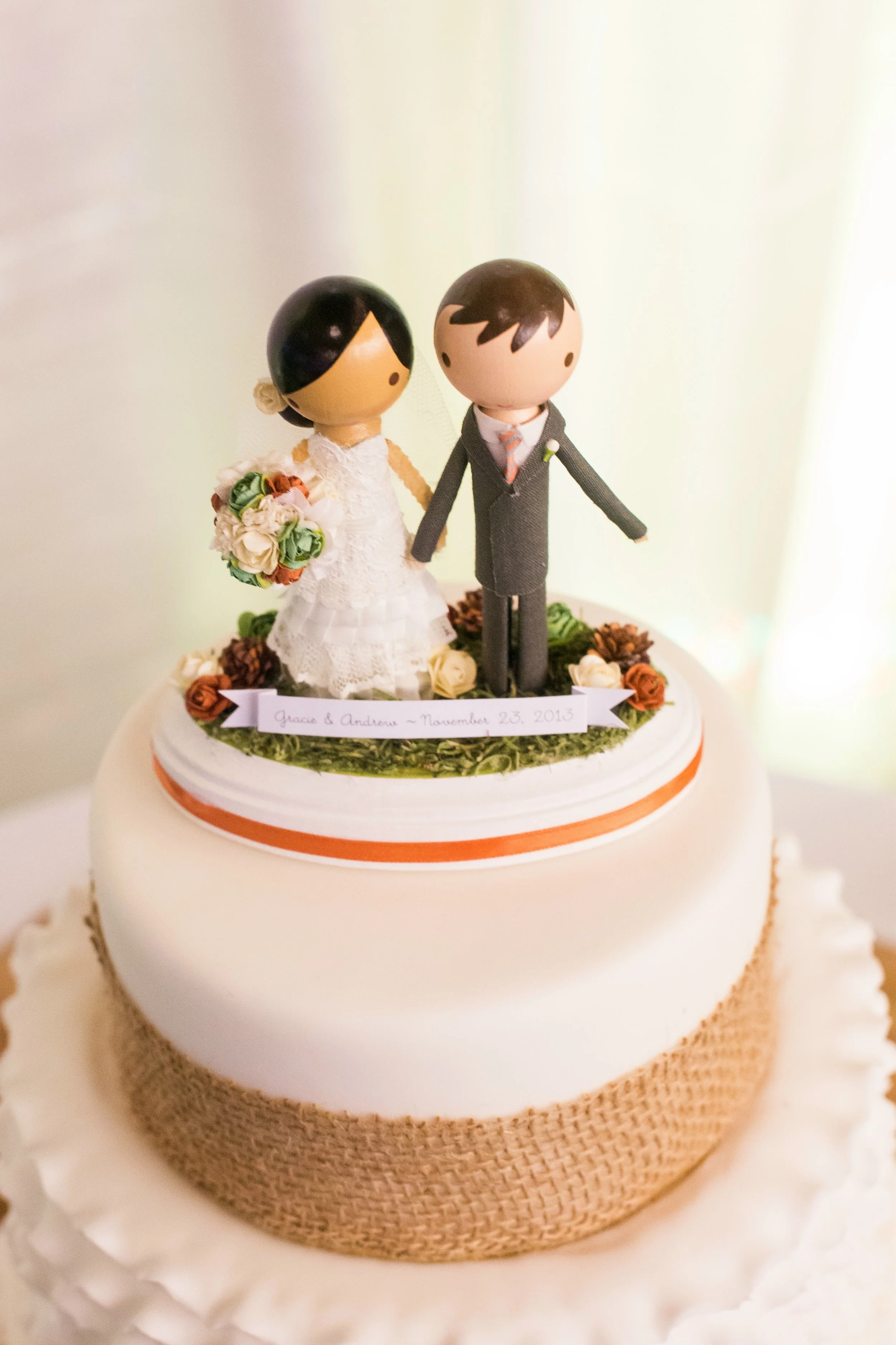 wedding-cake-topper-figurine