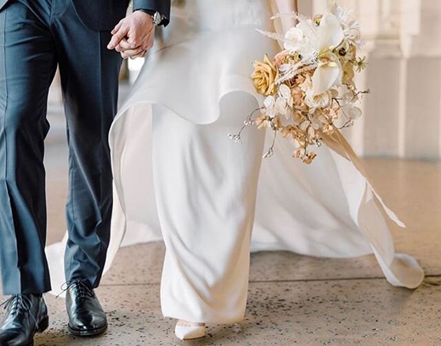 Monday&rsquo;s are for fresh starts....and looking back on past weddings because I miss weddings terribly!

Photo: @hellogabyj 
Floral: @hey.nataliegill 
Dress: @christopherpaunil for @greypearlbride