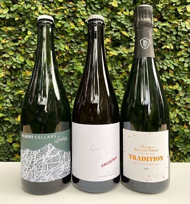 Are you looking for tasty bottles in Houston? We are delivering locally to make sure you never run out of wine! We have a new limited-time sparkling offer, for more info click the link in bio! 🍾🍾🍾