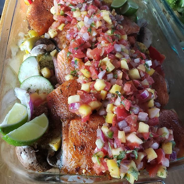 I know it's pretty much winter everywhere else but in Texas it was 80 degrees outside. So Jerk Mango Salmon it is! 
#paleo #paleofood #paleochef #personalchef #privatechef #austinchef #mealprep #cleanmeals #foodie #instafoodie #realfood #cleaneats #f