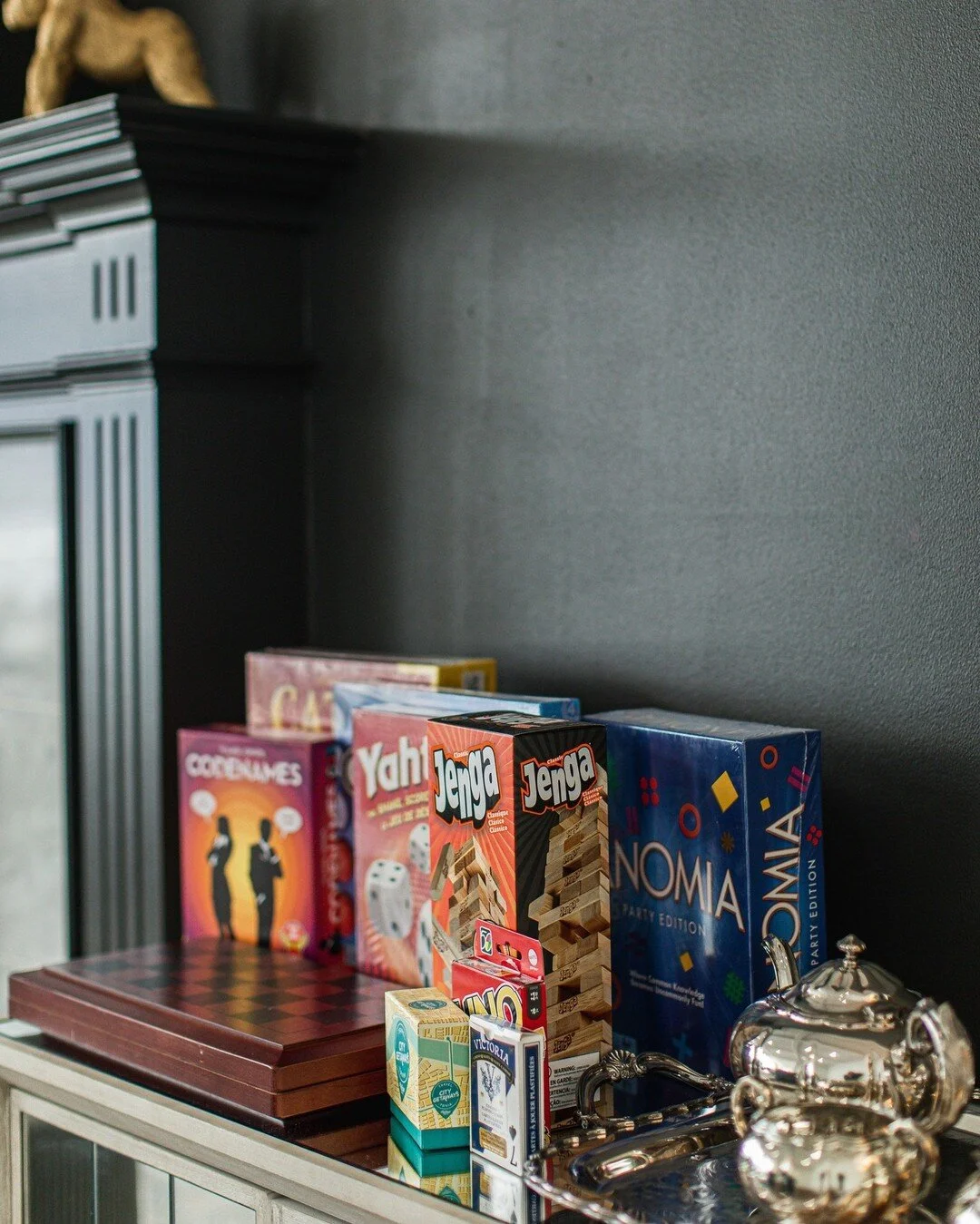 Airbnbs stocked with games are the best kind of Airbnbs 🧩 @lakeviewvacationhome