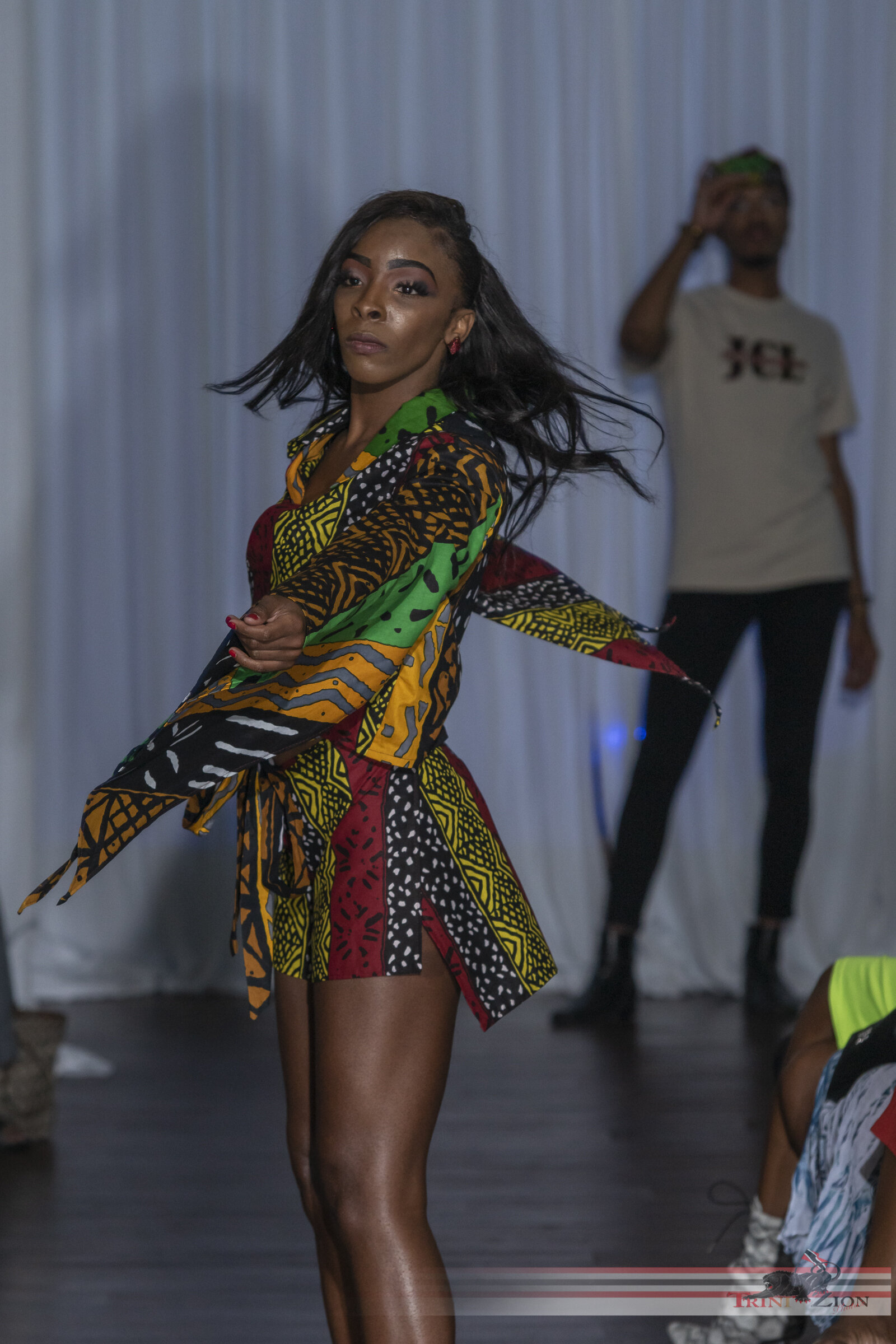 ExquisiteFashionShow2019-553.jpg