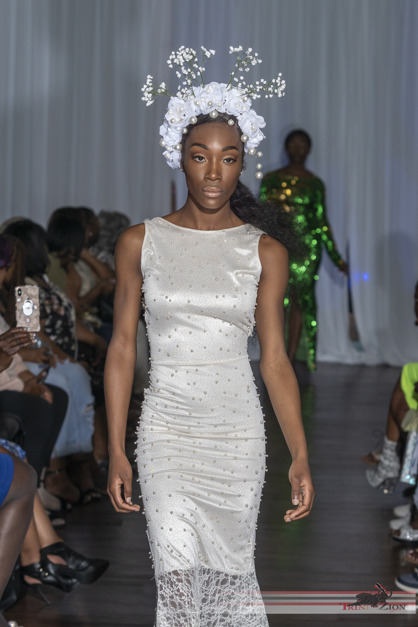 ExquisiteFashionShow2019-1189.jpg