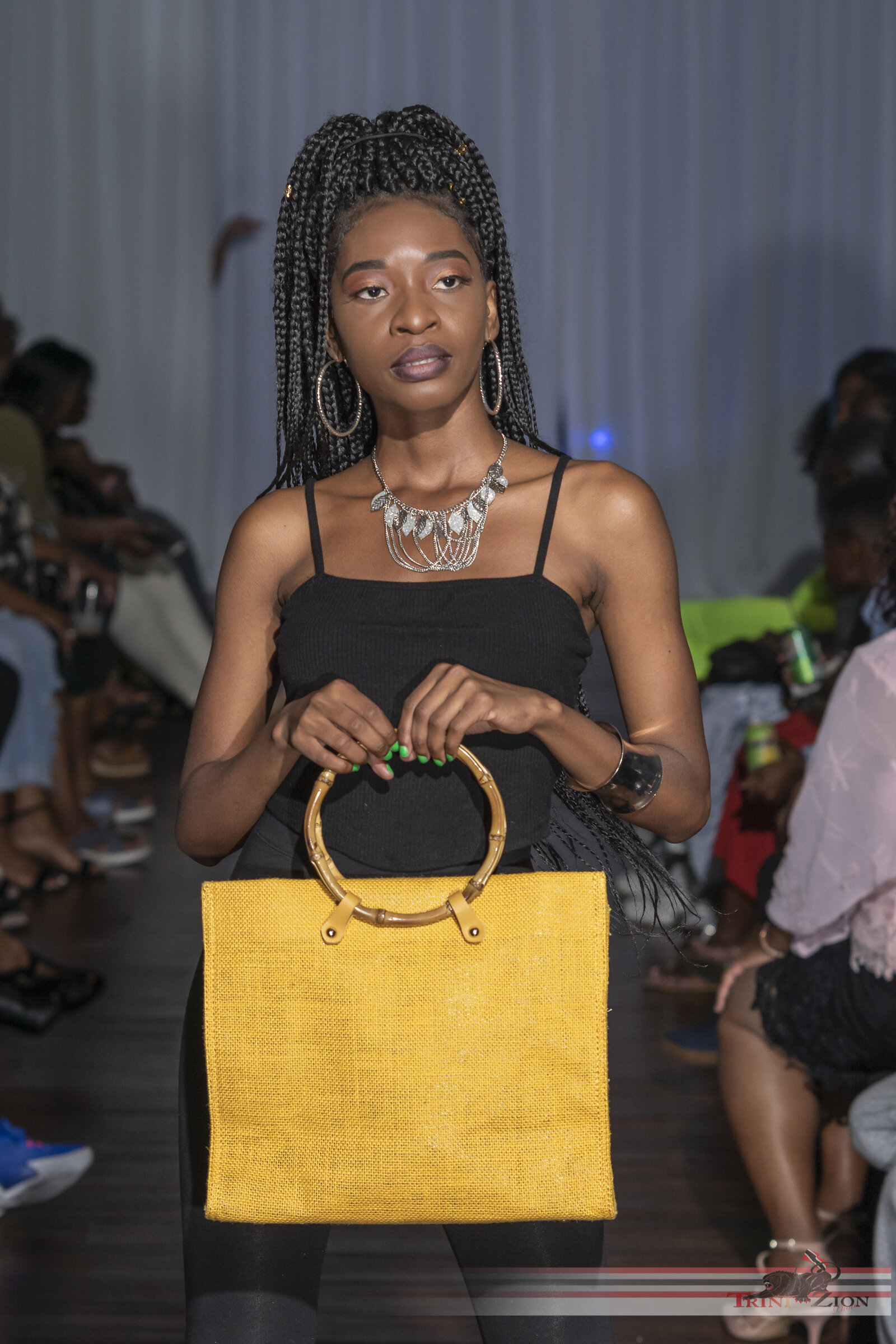 ExquisiteFashionShow2019-1488.jpg