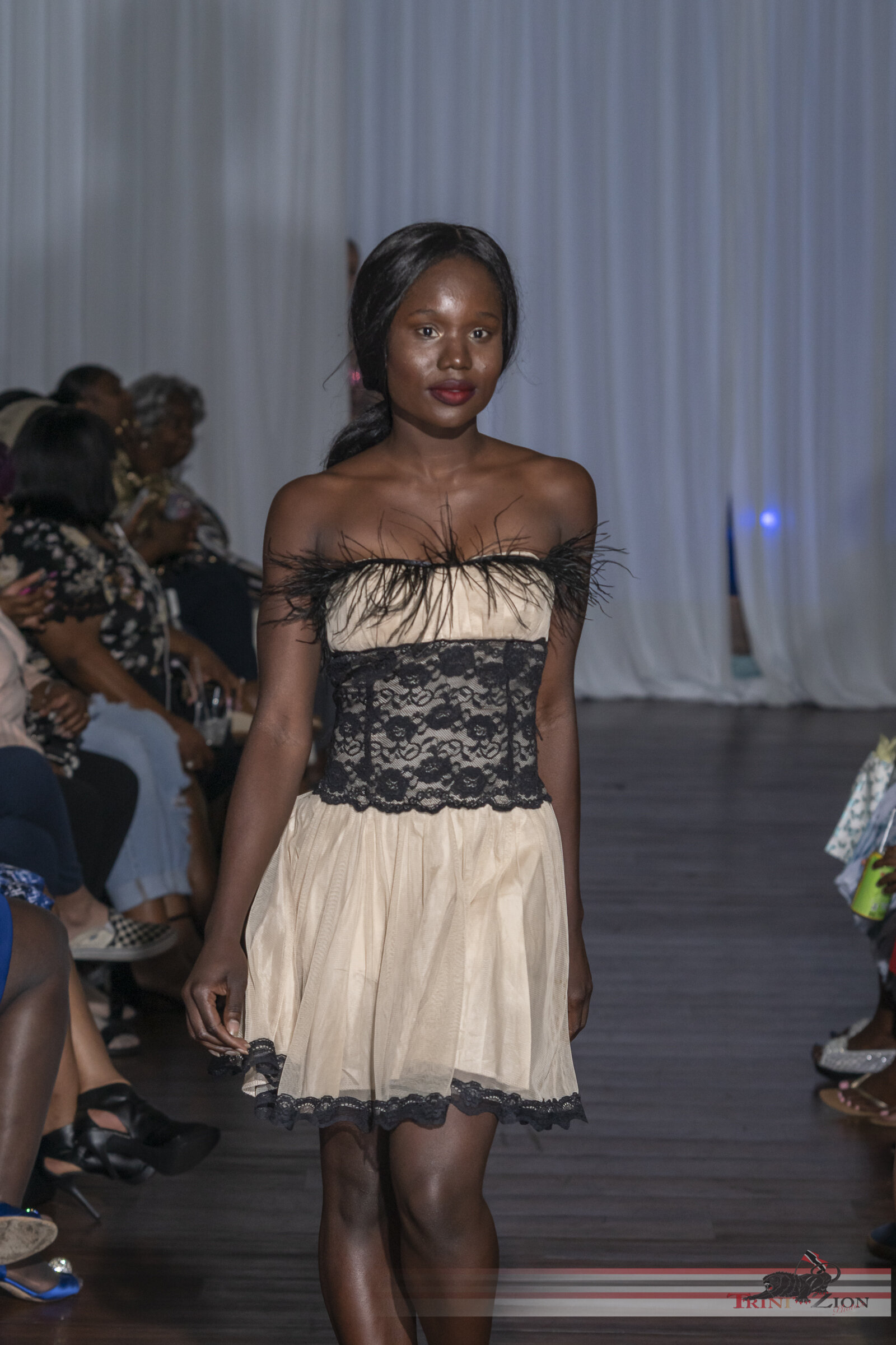 ExquisiteFashionShow2019-1505.jpg