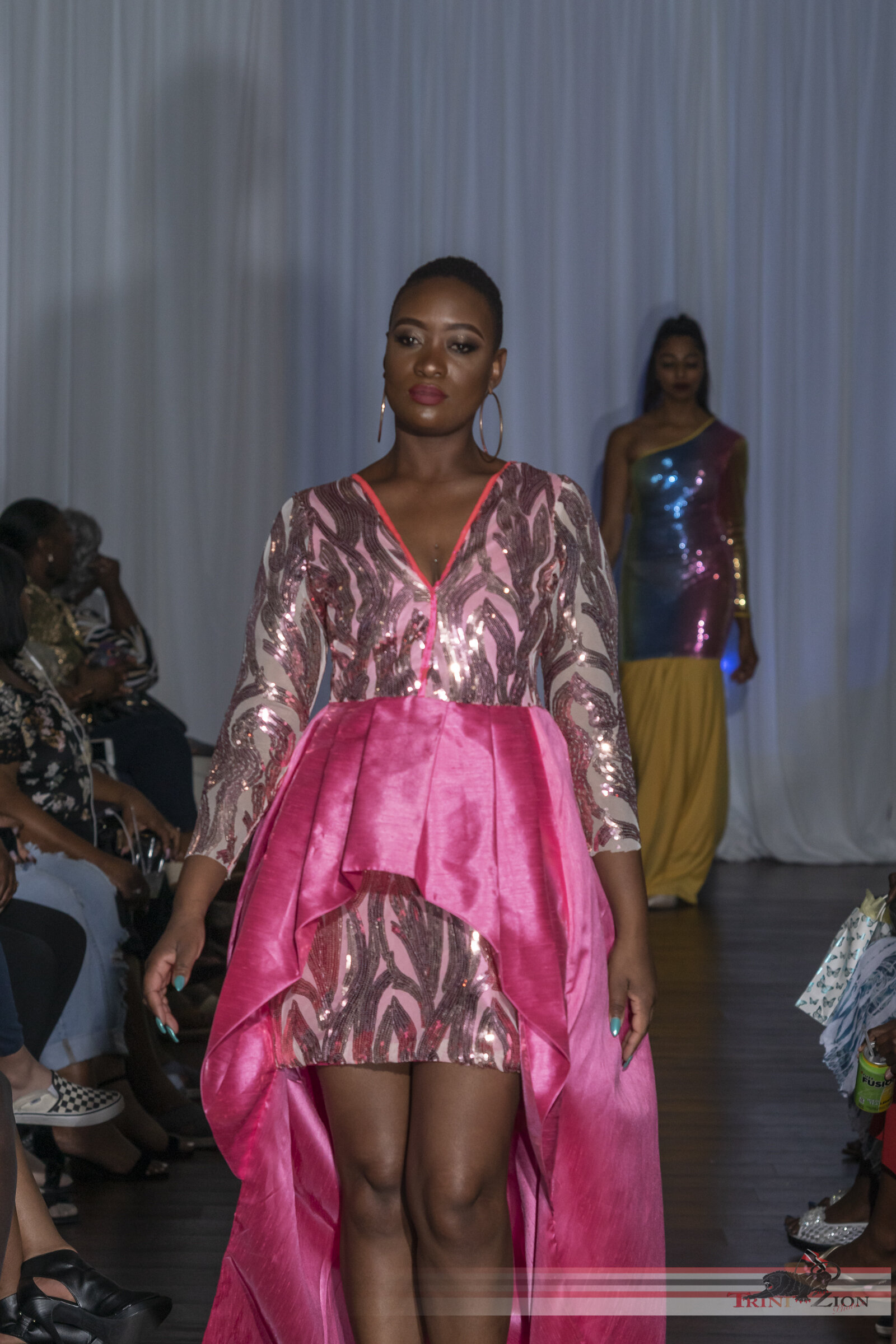 ExquisiteFashionShow2019-1544.jpg