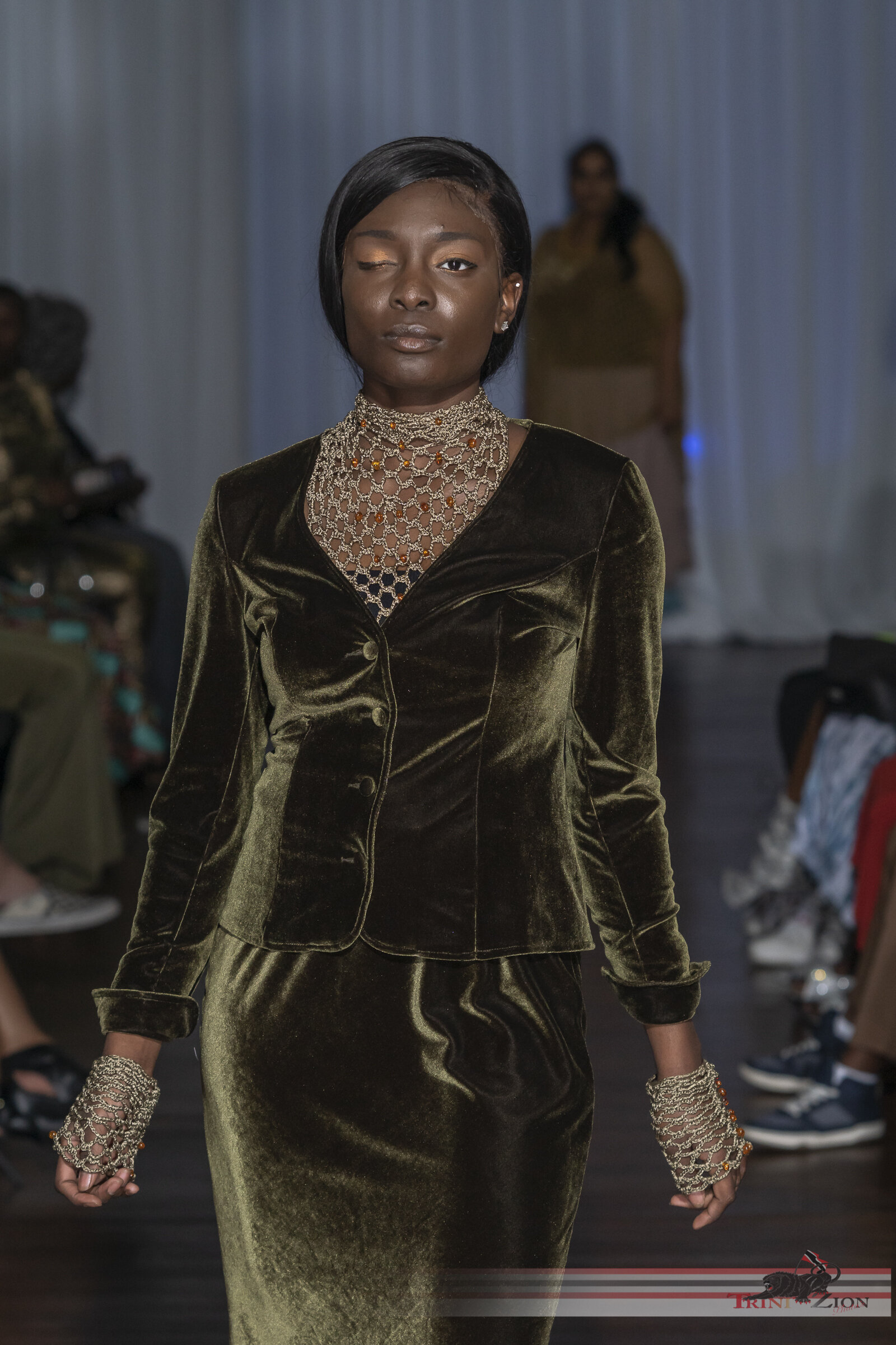 ExquisiteFashionShow2019-1803.jpg