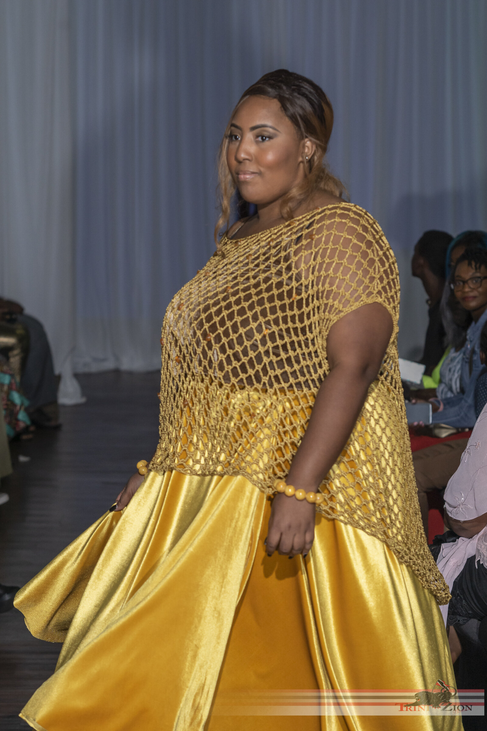 ExquisiteFashionShow2019-1833.jpg