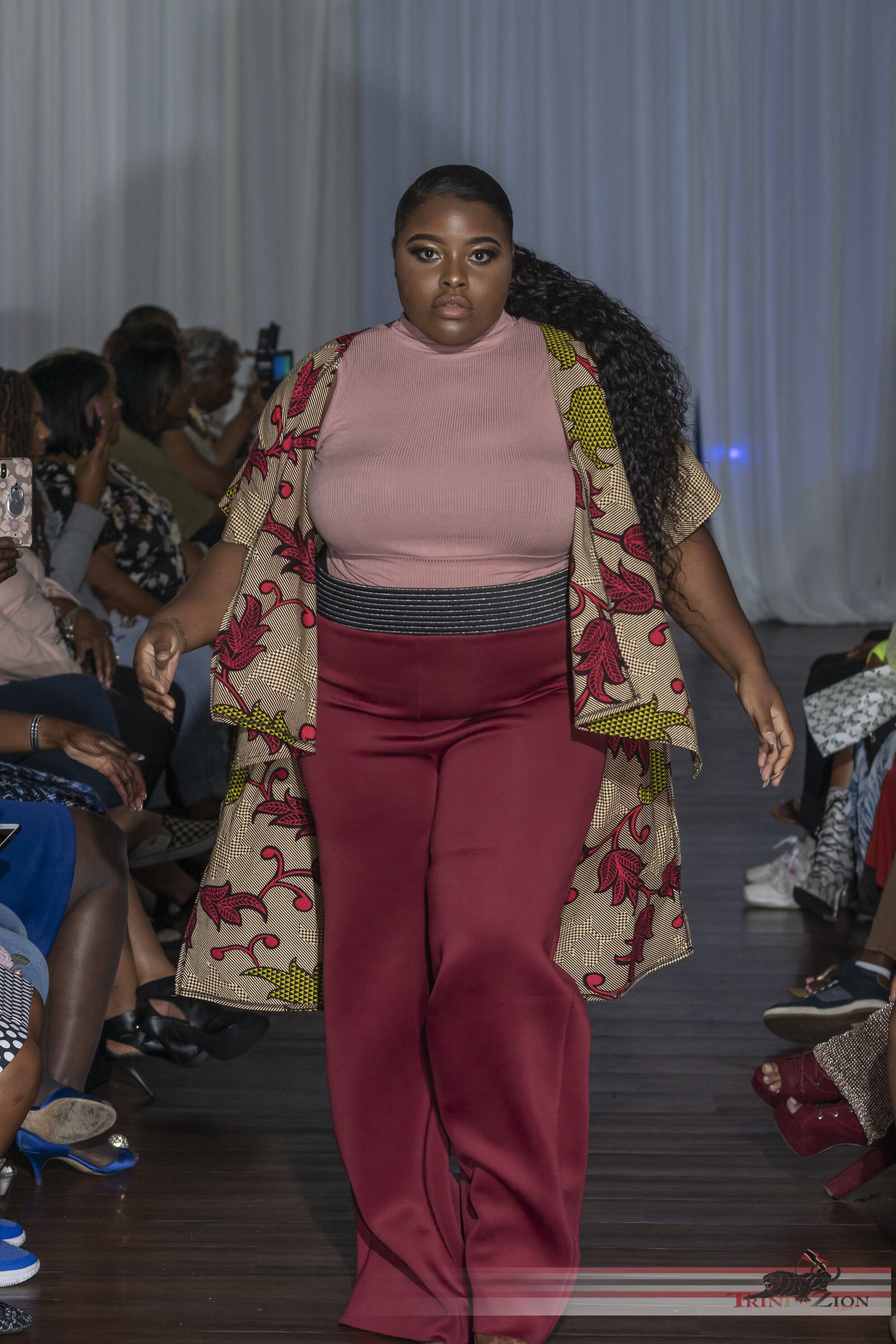 ExquisiteFashionShow2019-1717.jpg