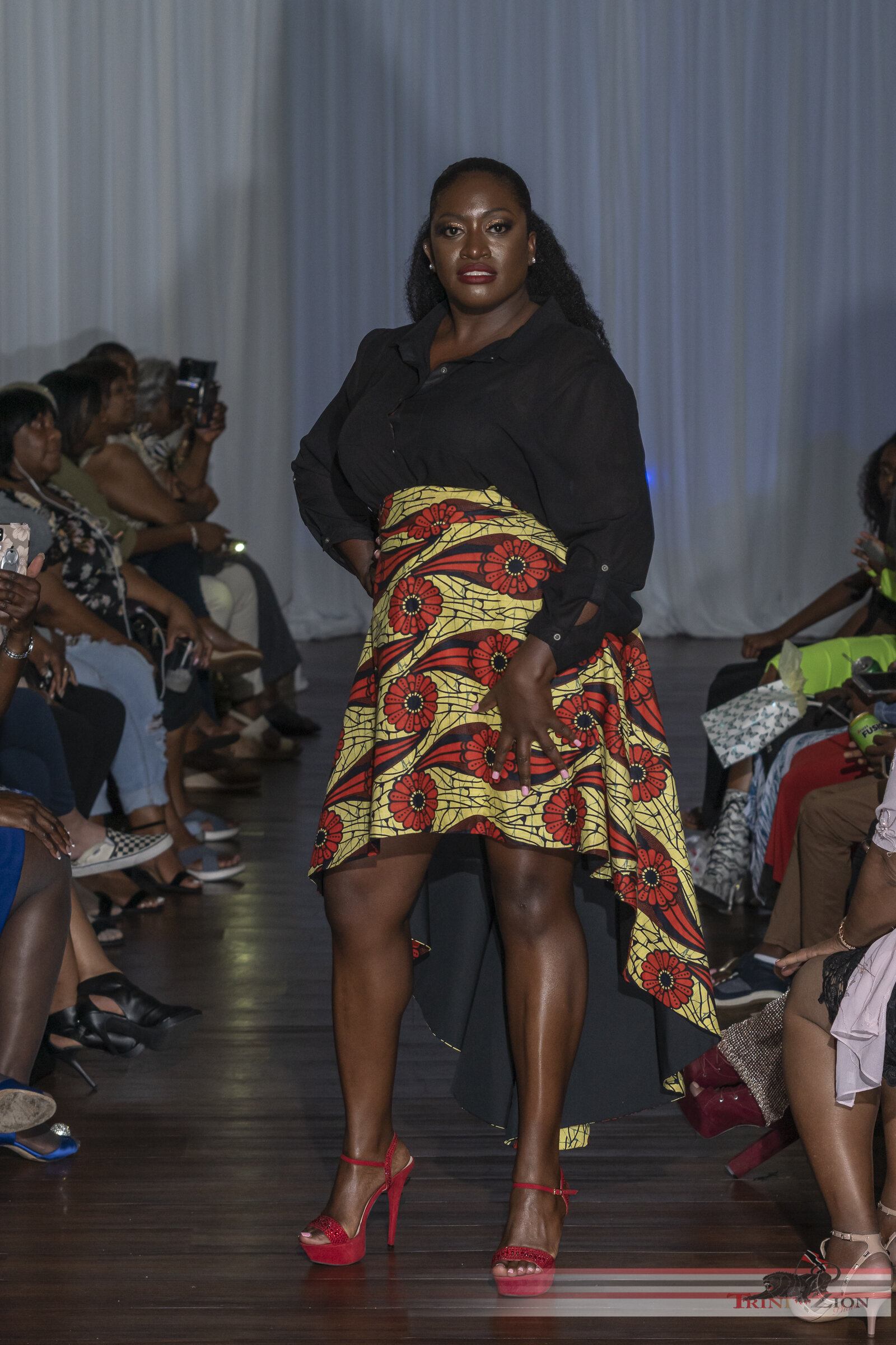 ExquisiteFashionShow2019-1730.jpg