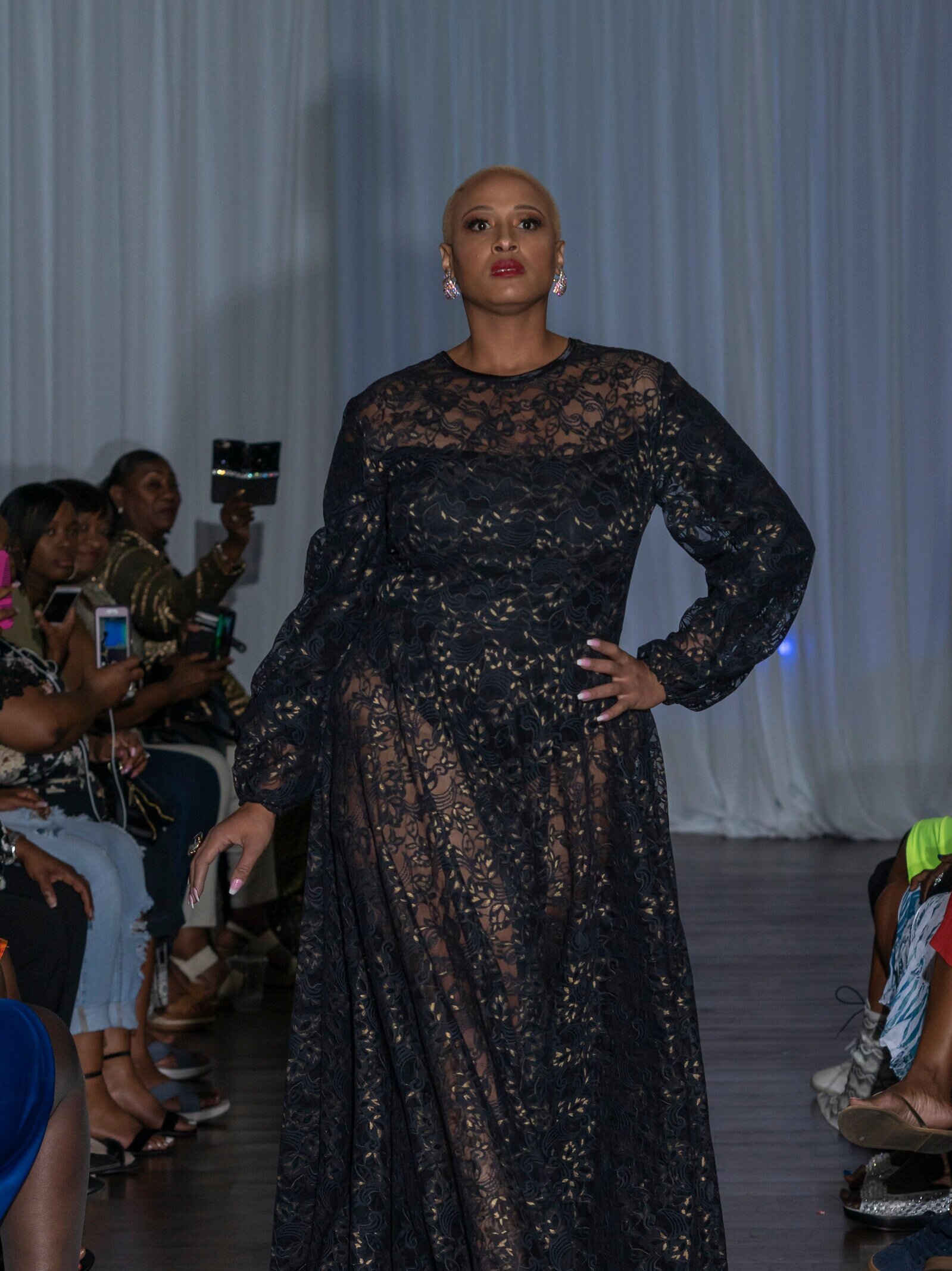 ExquisiteFashionShow2019-664.jpg