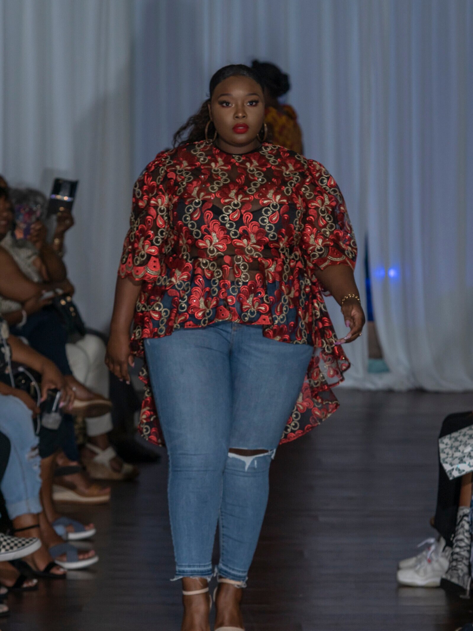 ExquisiteFashionShow2019-1704.jpg