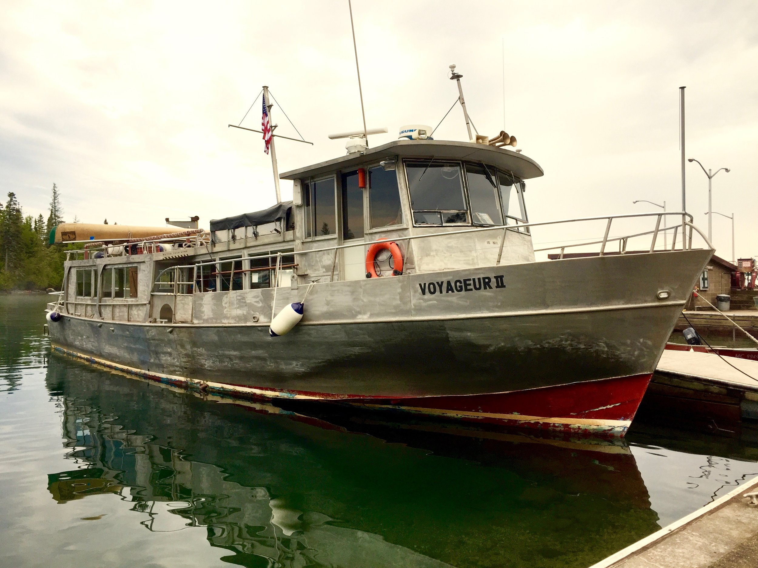 Voyageur II in Rock Harbor.jpg