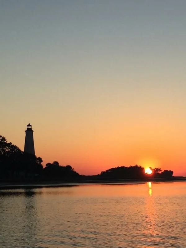 a lighthouse2.jpg