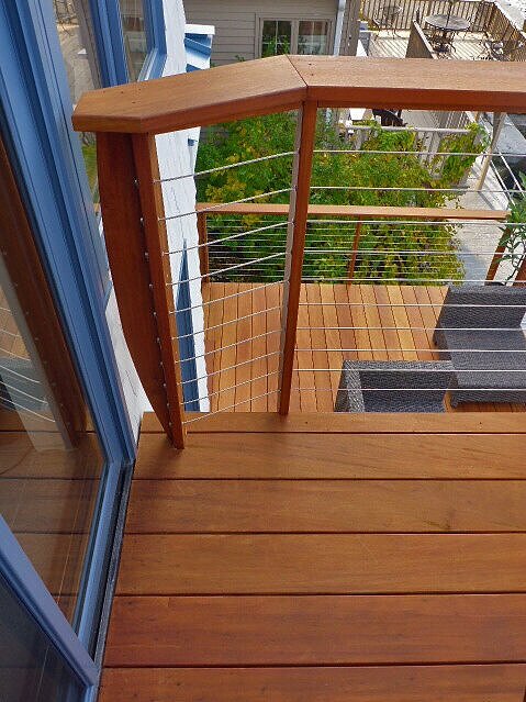 Upper deck railing