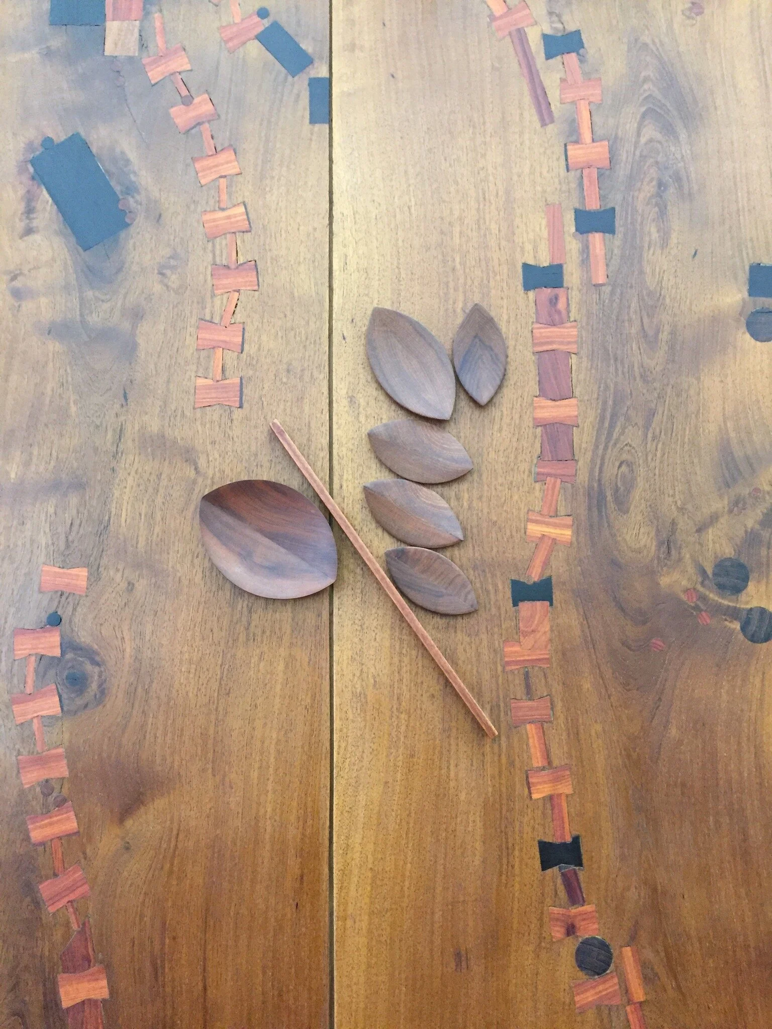Detail of the Ark door - leaves and branch of The Tree of Life
