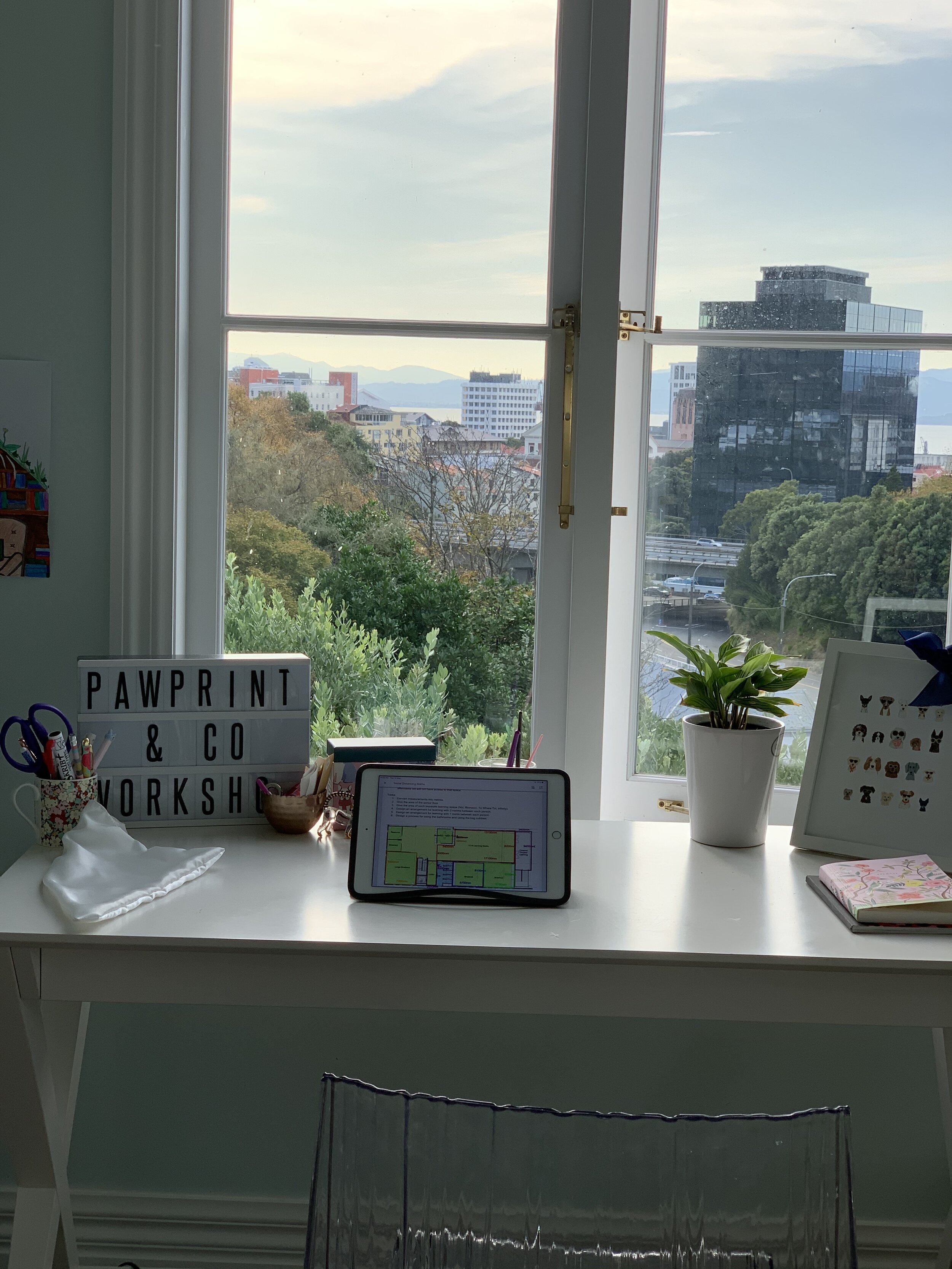 Nina’s desk. She does school work and sews here..jpg