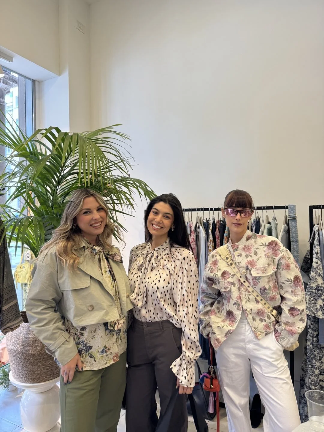 An afternoon with @stu.official celebrating the launch of La Floraison 🌸
Flowers by @fiorilafontana, light lunch by @pierboulangerie_torino and a beautiful moment shared with our community in the heart of Turin 💐