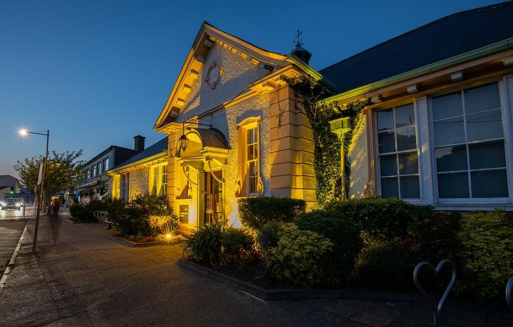 Greystones Library lit up Gold to support @childhoodcancerire. Please support our collection tomorrow at Supervalu Charlesland between 10am and 6pm. #sugarloaflionsclub #childhoodcancerawareness #lightitupgold