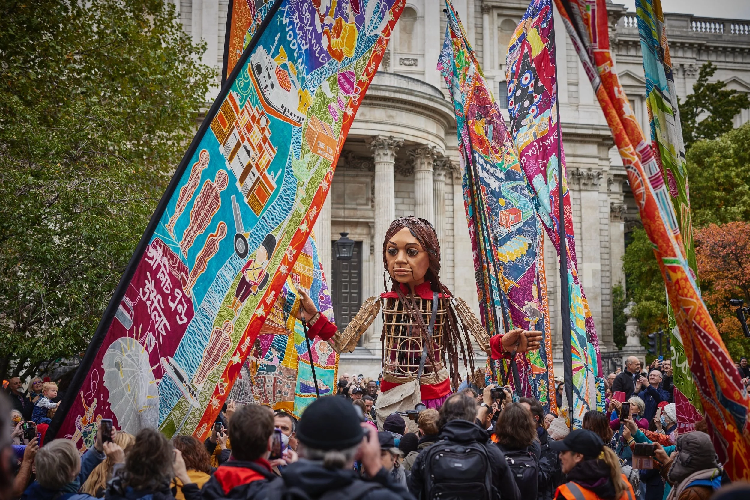 Little Amal is welcomed at St. Paul's Cathedral, London, October 2021 (c) David Levene 