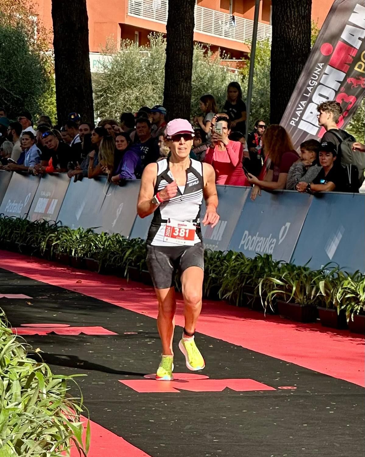 I'm so delighted for @emmaj.edwards setting a new IM 70.3  PB of 6 hrs 24 @ironman70.3croatia. Emma put all three disciplines together absolutely brilliantly having particularly focused on her open water swimming and lots of biking miles.

Her previo