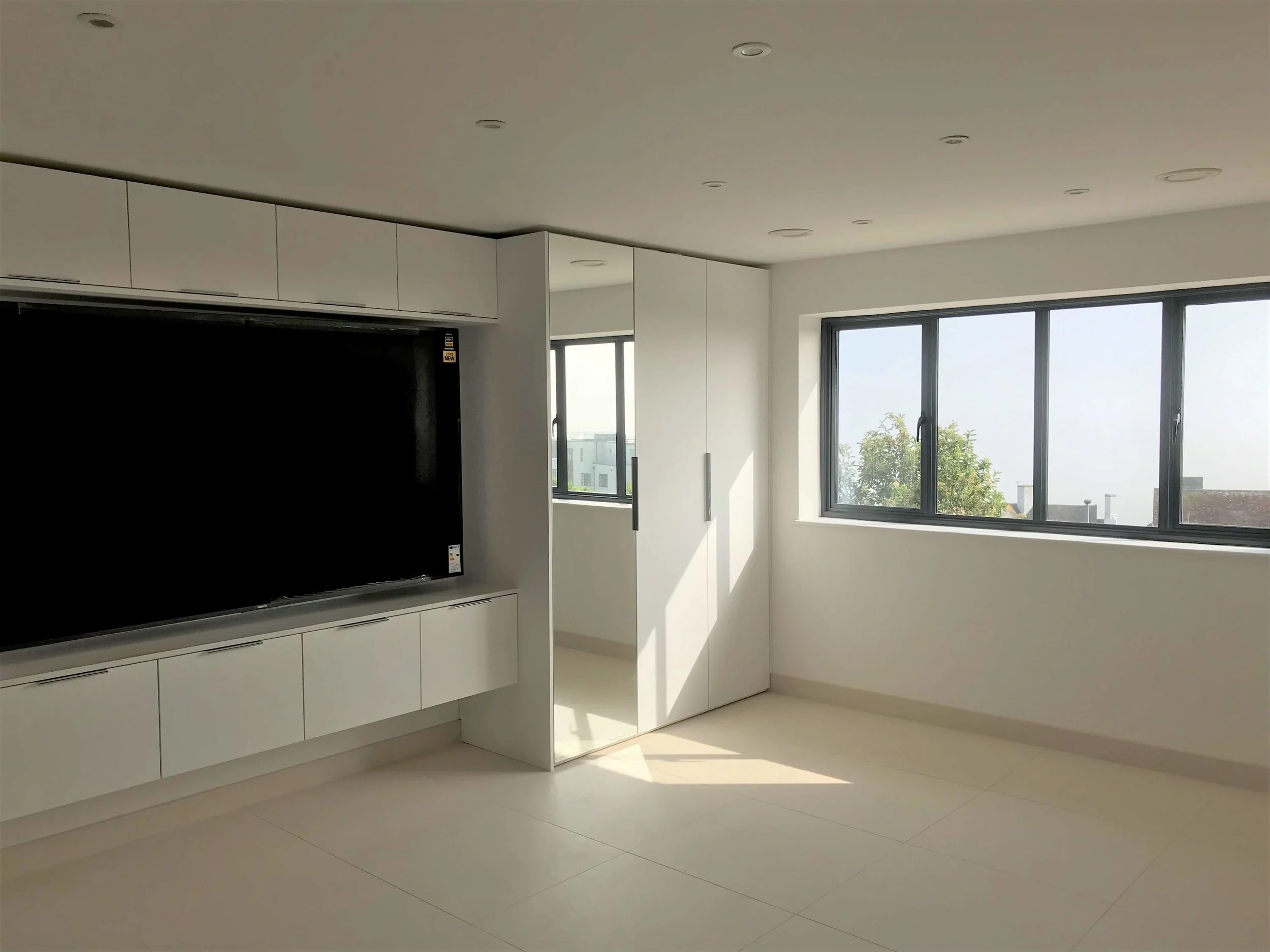 3 Roedean Bedroom Built in TV.jpg