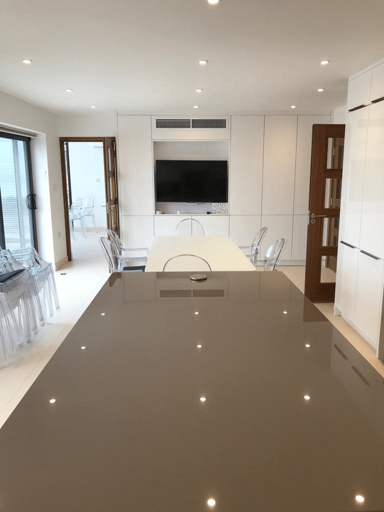 3 Roedean Kitchen Worktops.png