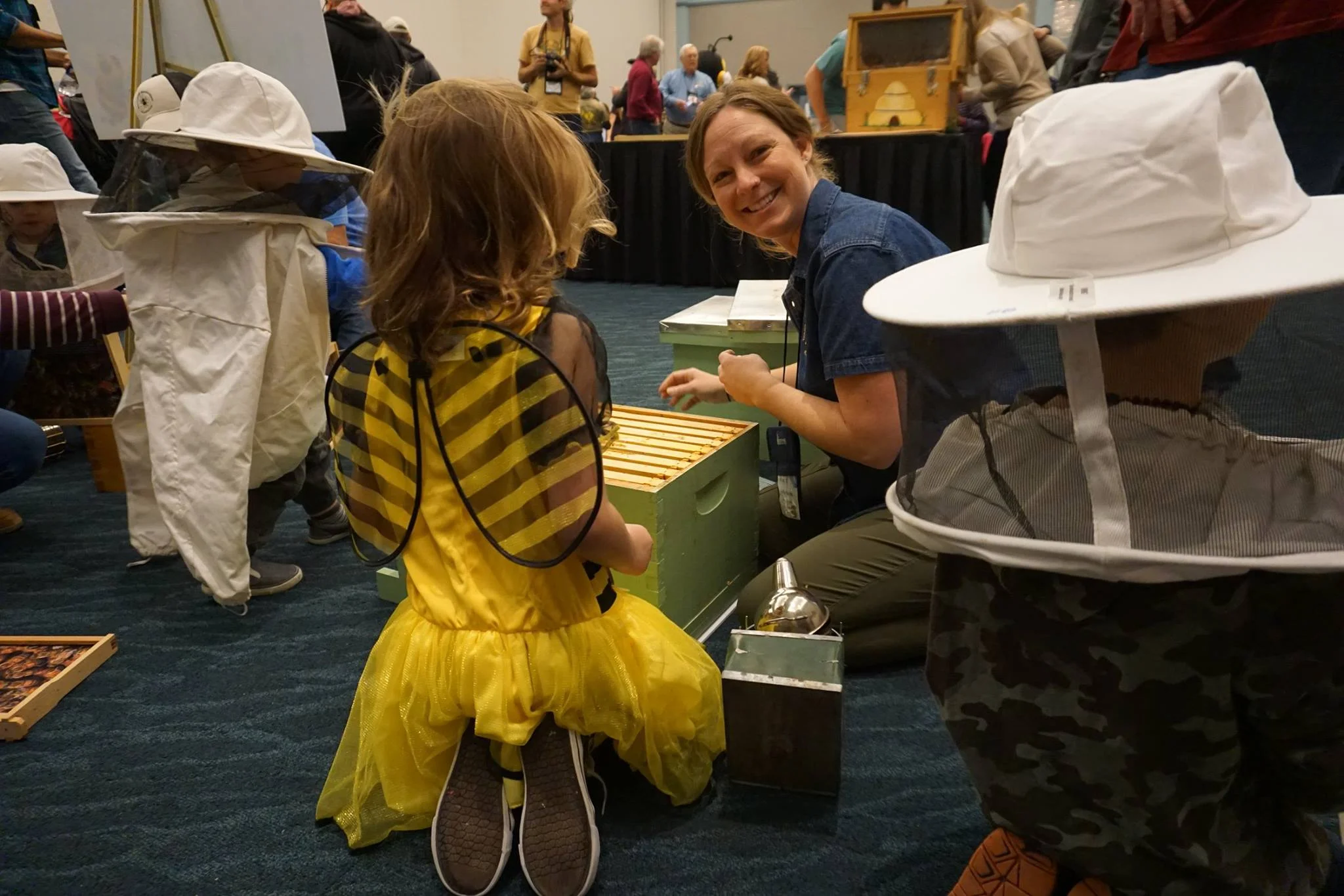  Kids Learn to Love Their Bees at the American Beekeeping Federation Conference