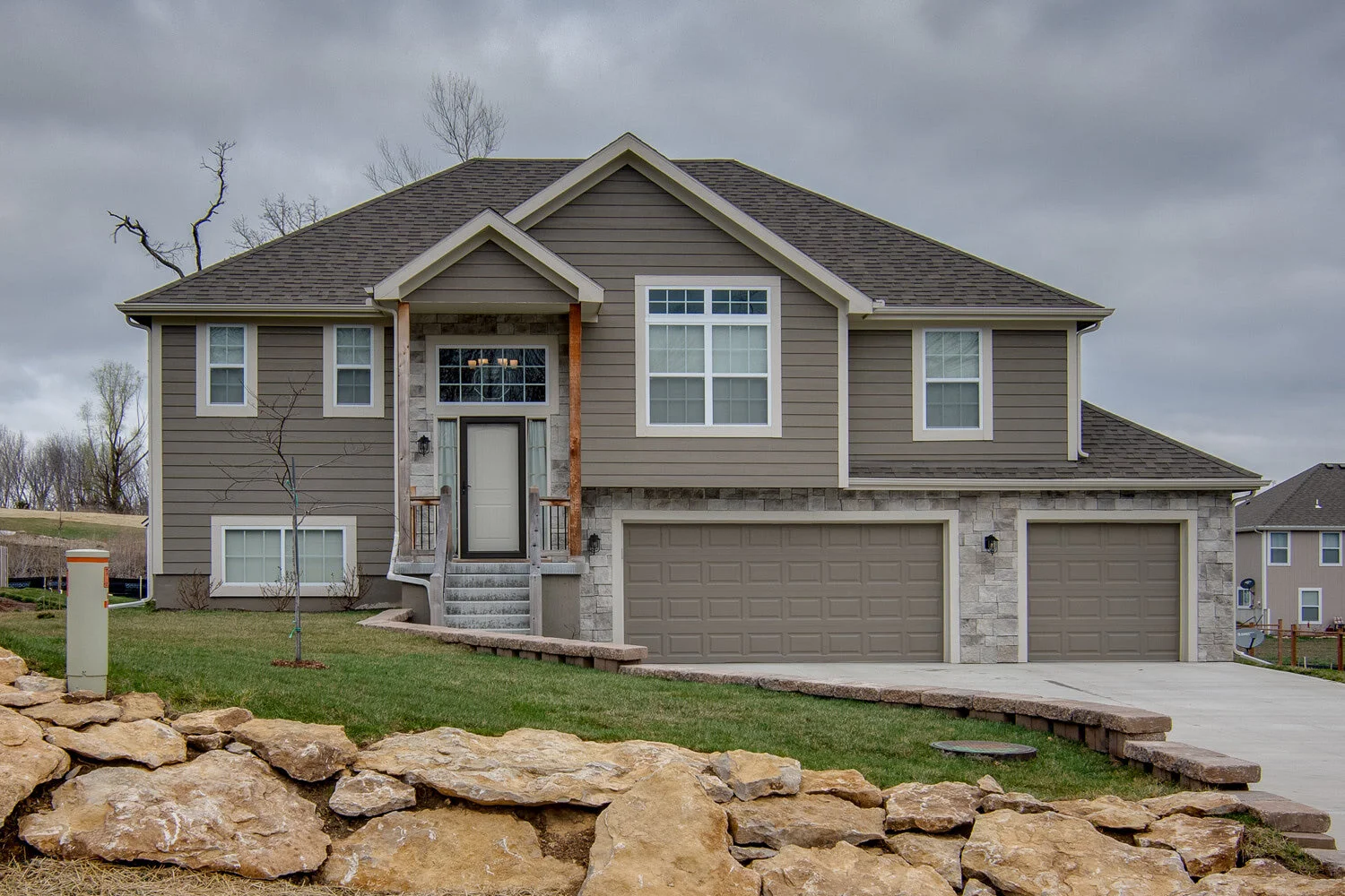 UNDER CONTRACT: 20100 Golden Rd