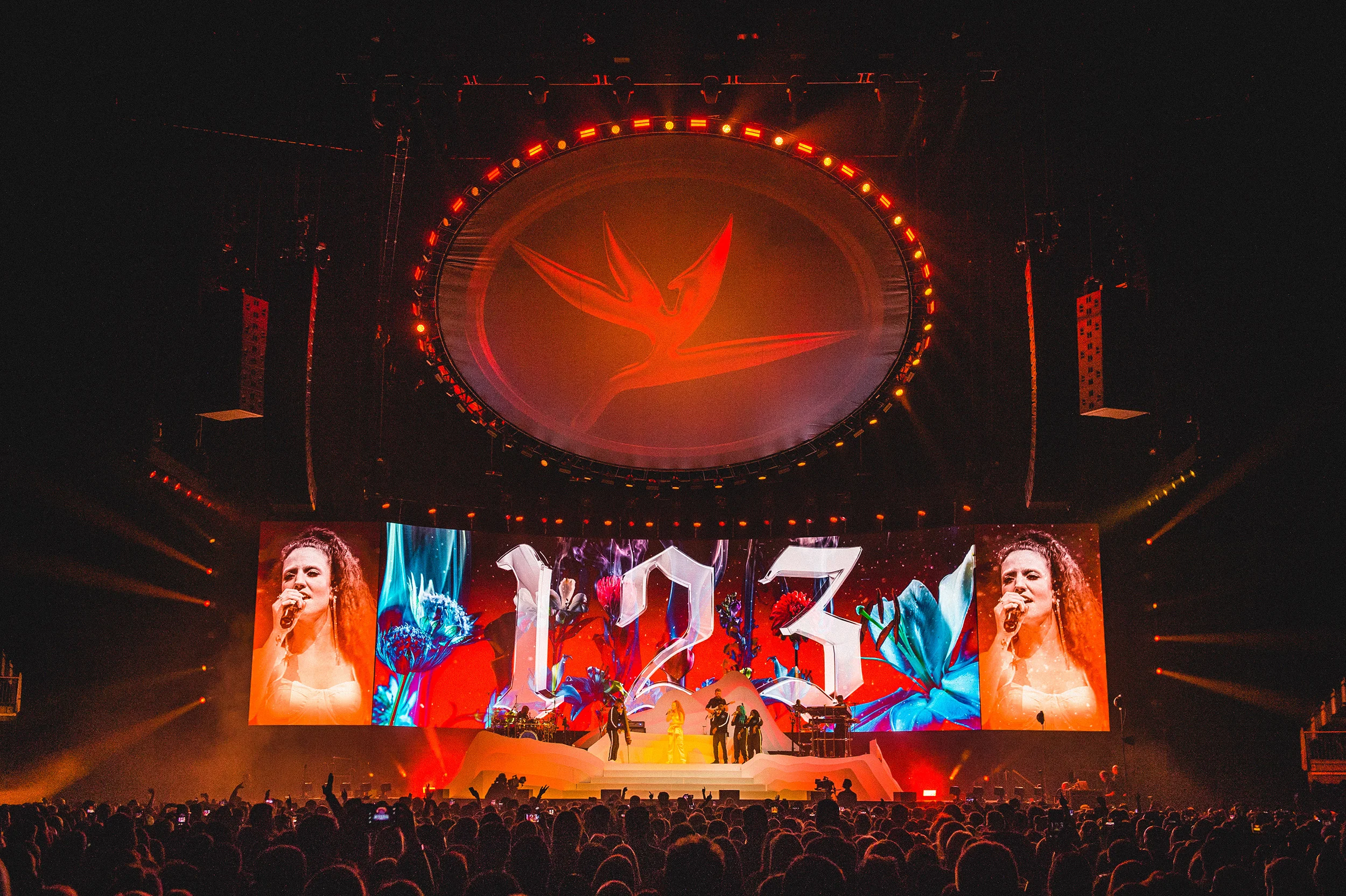 fray-studio-video-design-video-live-music-adam-young-jess-glynne-always-in-between-09.jpg