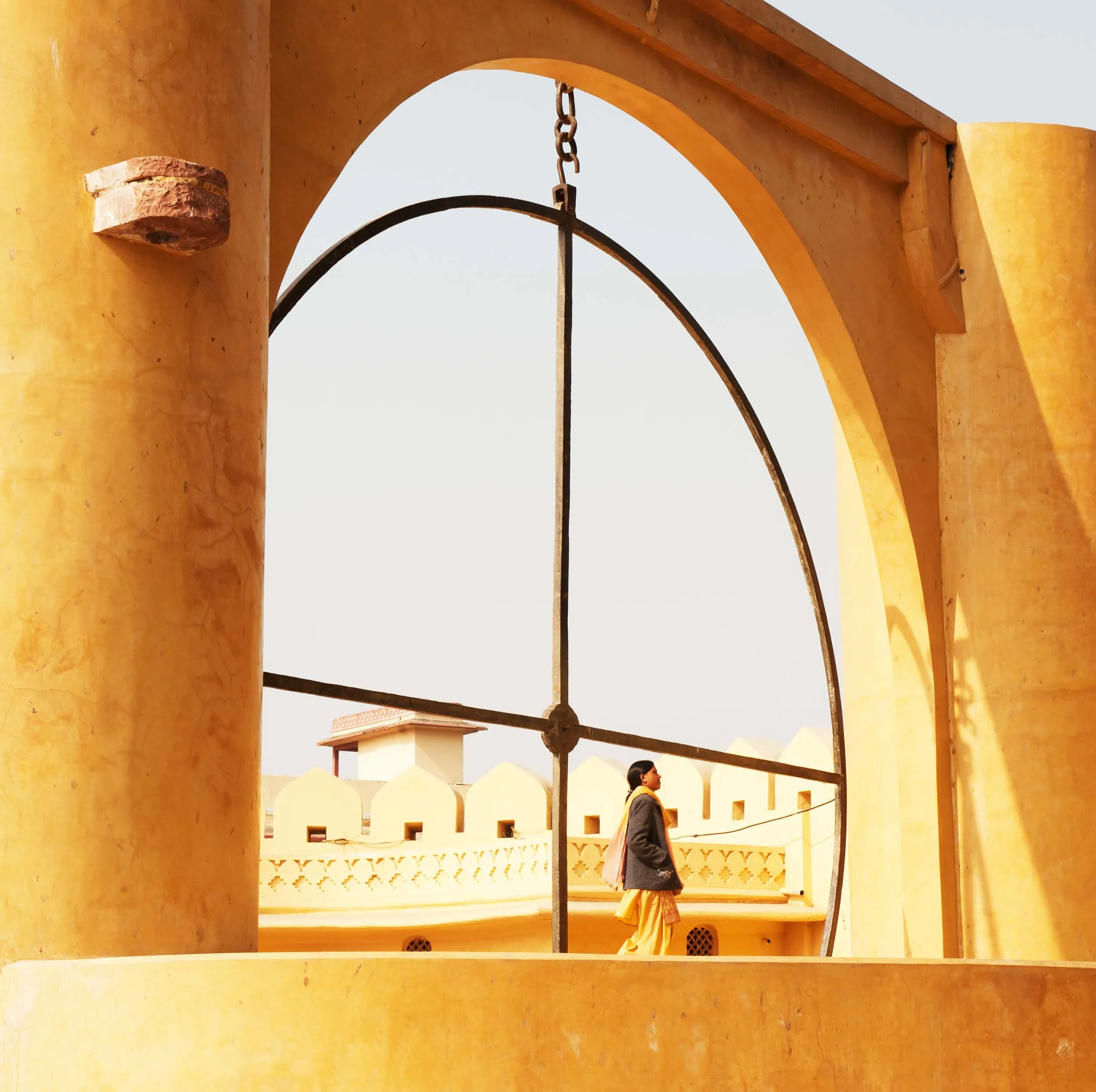 Fong - Jantar Mantar India PPThroughThePortal.jpg