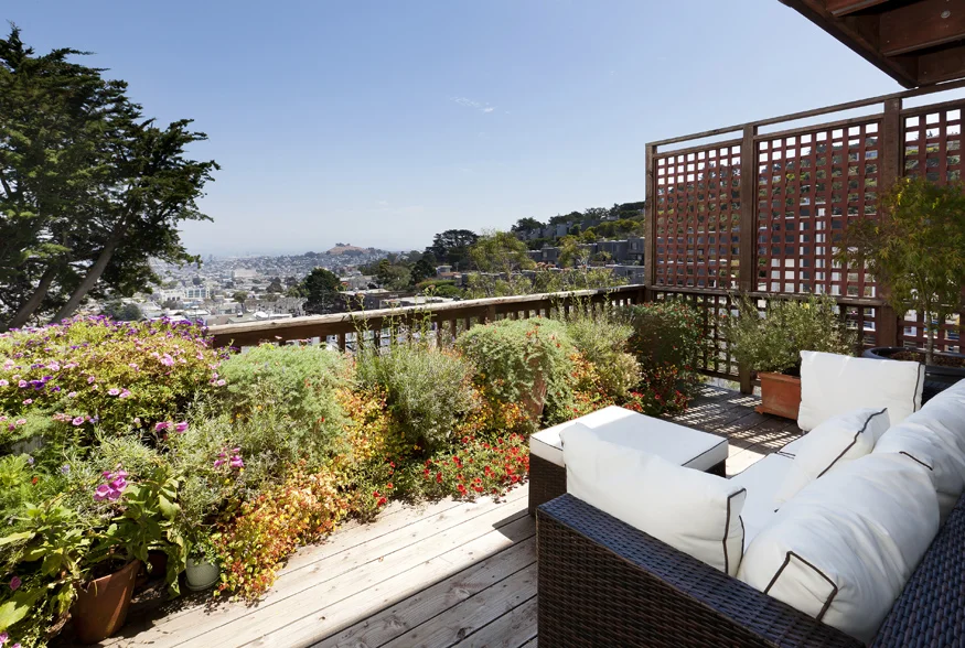 675GrandView-2Deck.jpg
