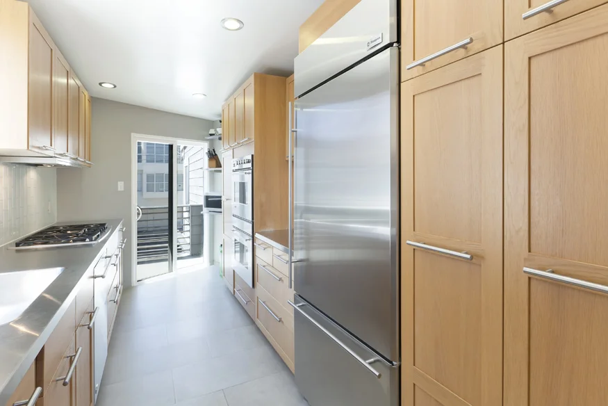 675GrandView-Kitch1.jpg