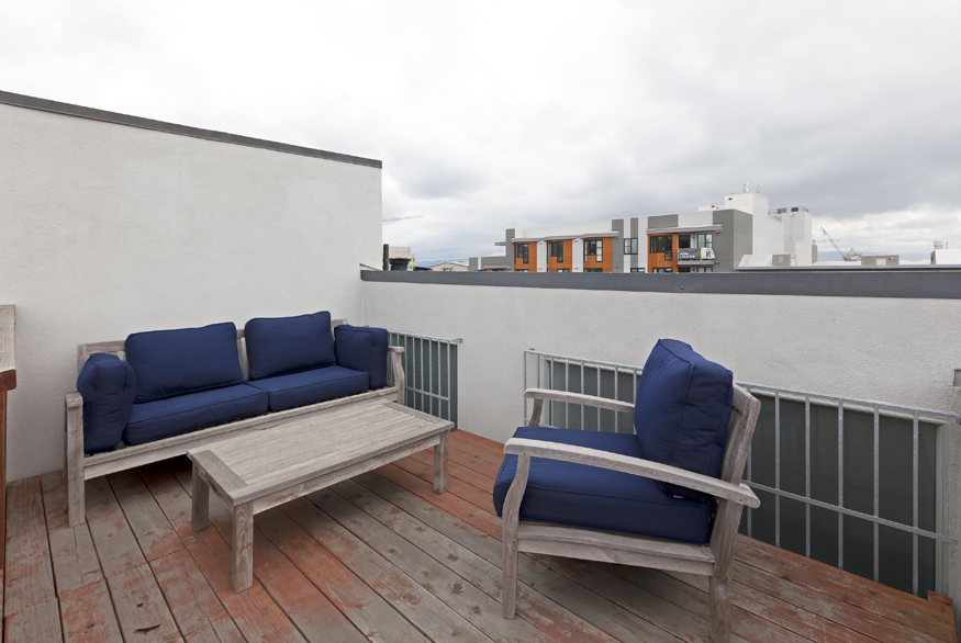 19_2068_3rd9 Roof.jpg