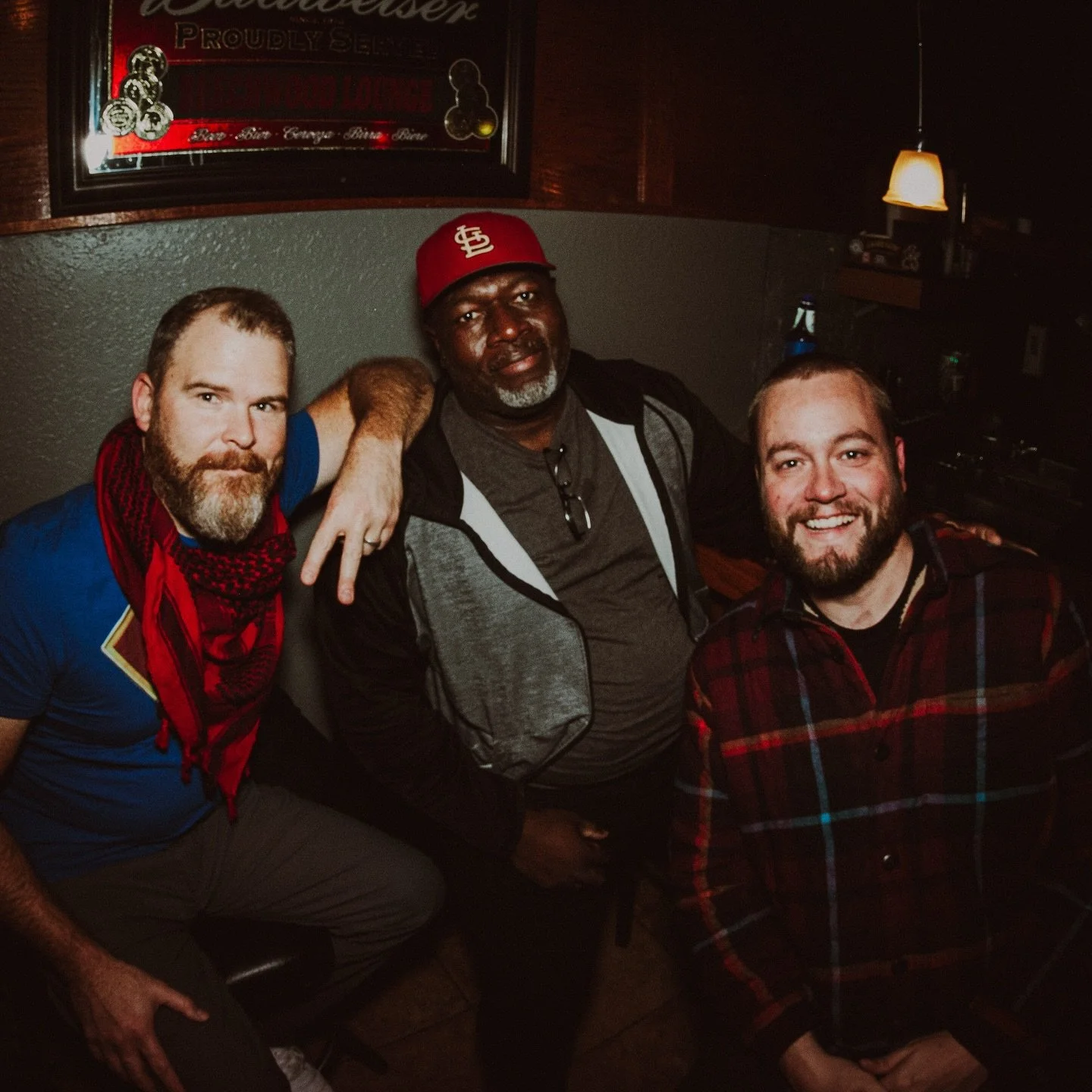 Celebrating Dave at the Beechwood Open Mic 🎤

Sorry, it only let me tag 20 people!

#photography #desmoines #standupcomedy