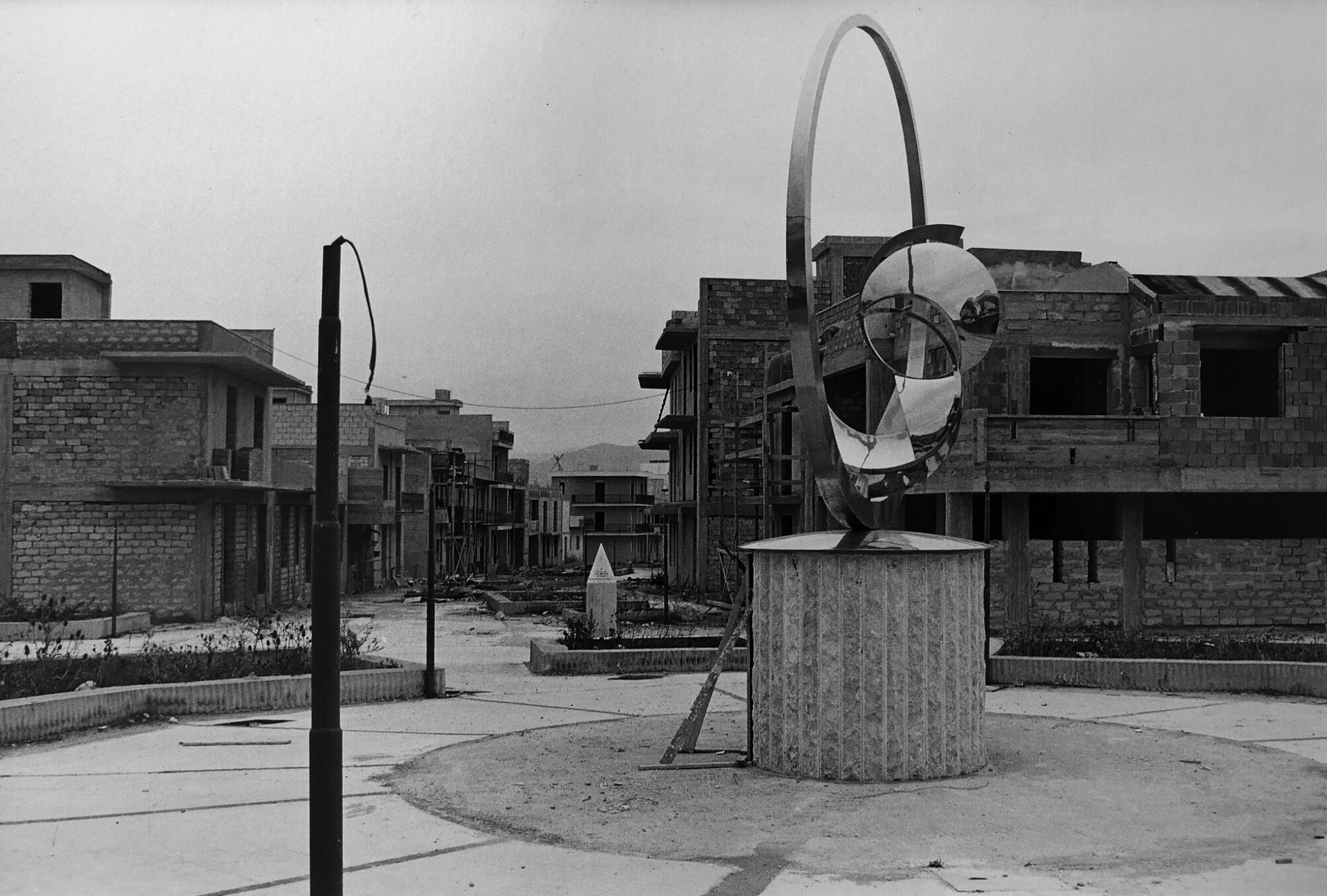  Gibellina Nuova under construction, in the foreground&nbsp;“Spatial Rhythms” by Carmelo Cappello, 1979,&nbsp;photo by Mimmo Jodice 