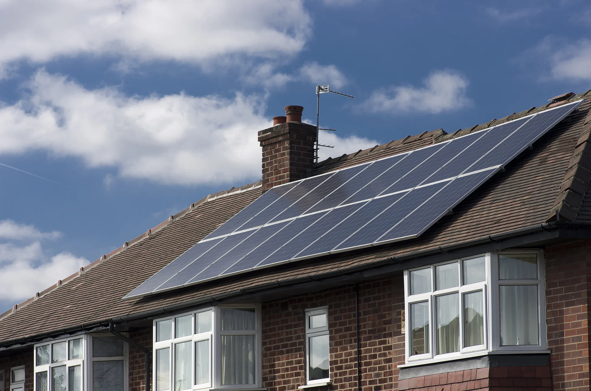 industry-energy-solar-united-kingdom-shutterstock_549748120.jpg