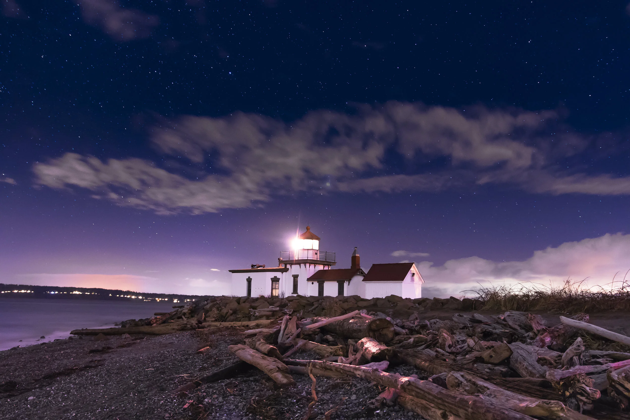 lighthouse1.jpg