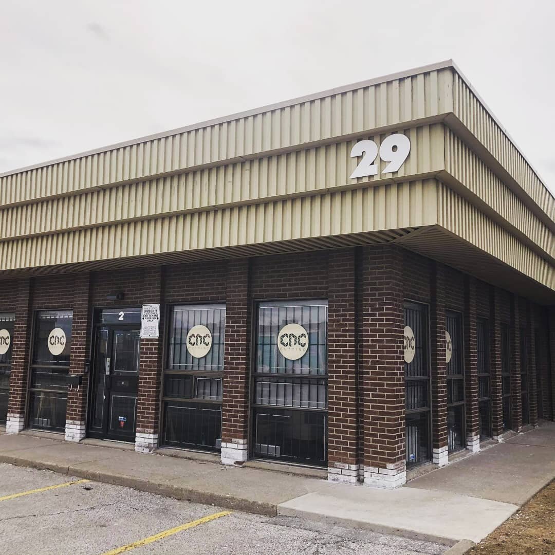 Can't miss us from the street these days. Pick ups are at a roller door round the back!
Anyone want to see a quick scan of the shop space?
.
.
#newdigs #cnccutting #cncallthethings #smallbusiness #keepthelightson