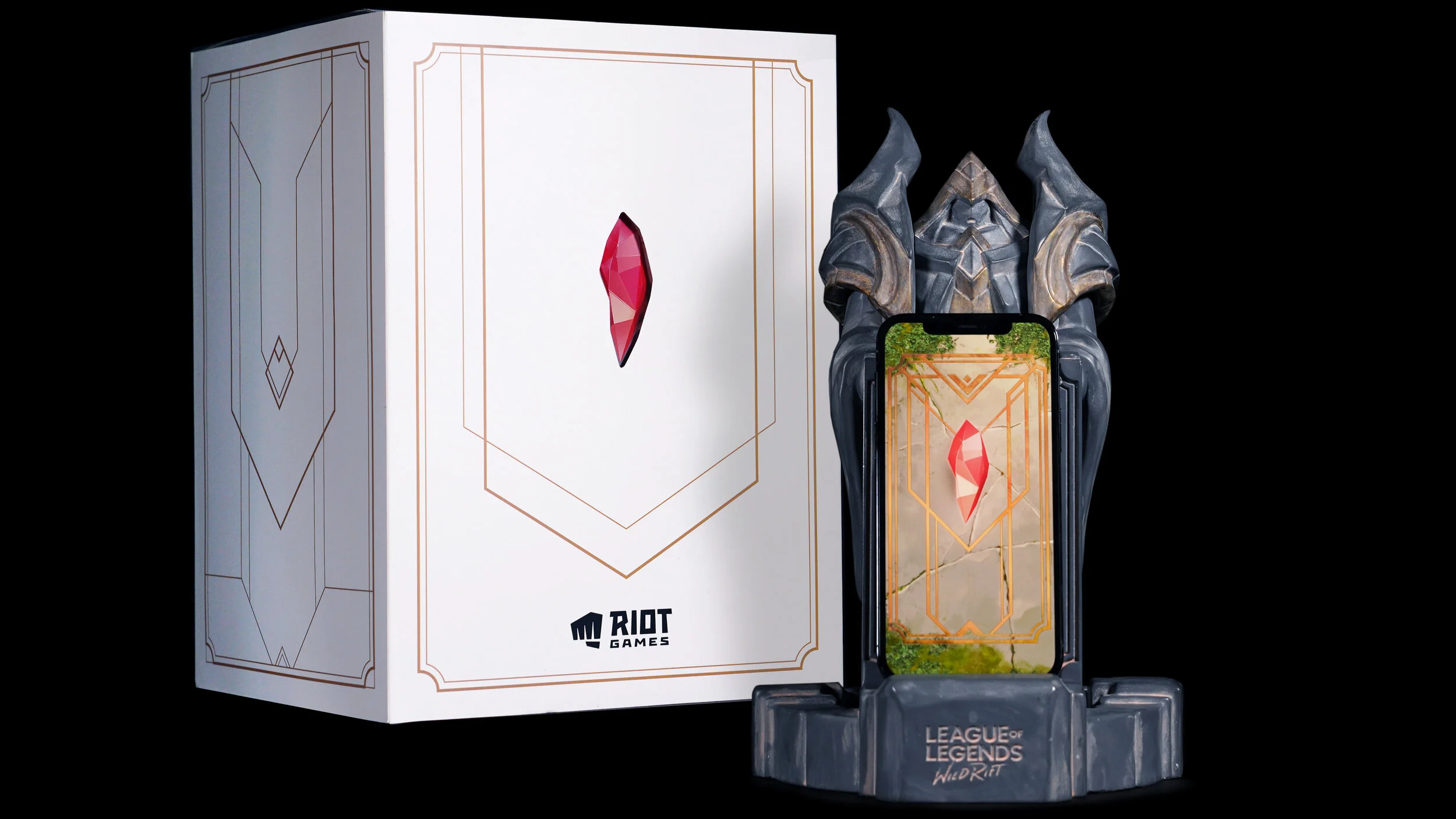 Wild Rift: Obelisk Phone Charger