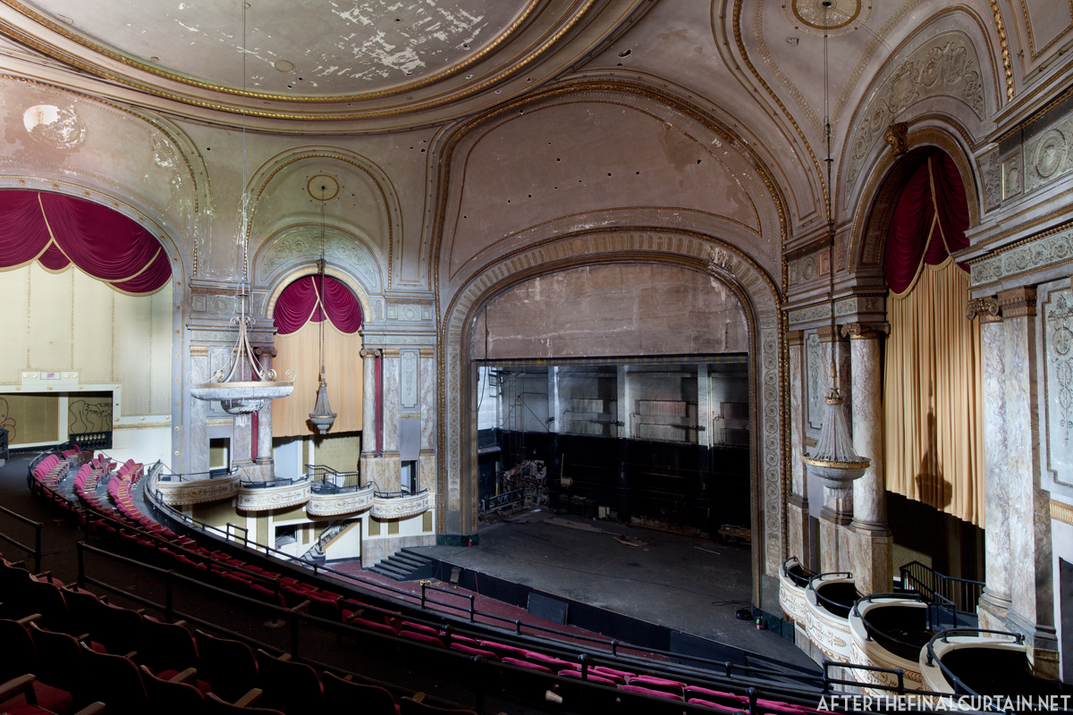 Loew's State Theatre