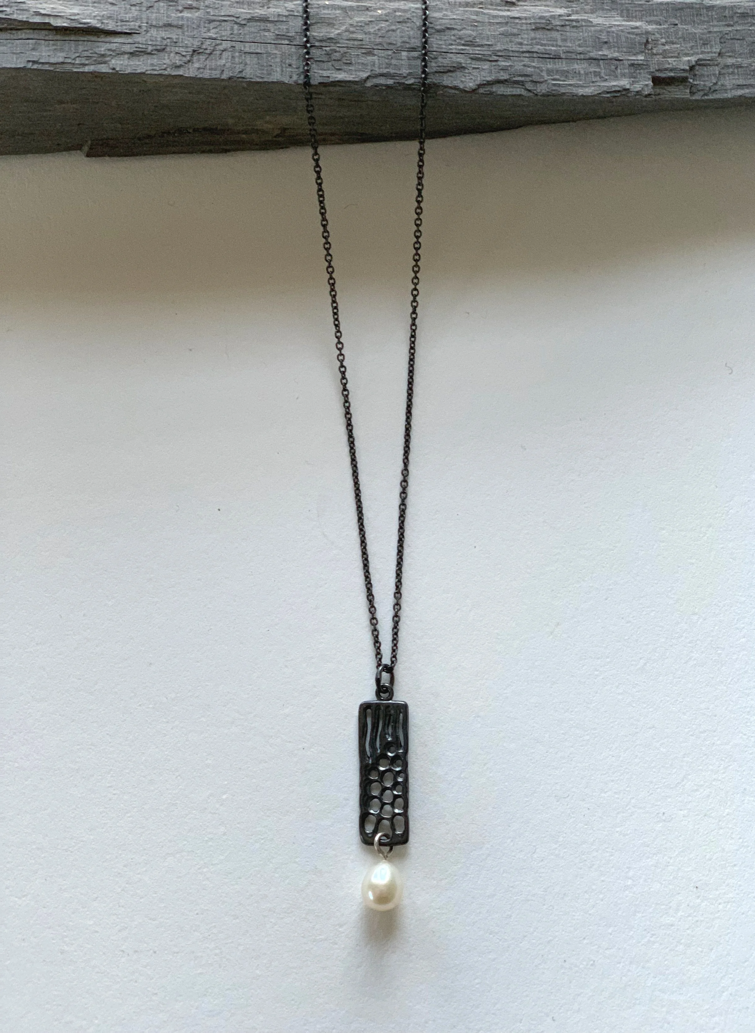 pendant "octopus's garden" small, oxidized sterling silver and pearl