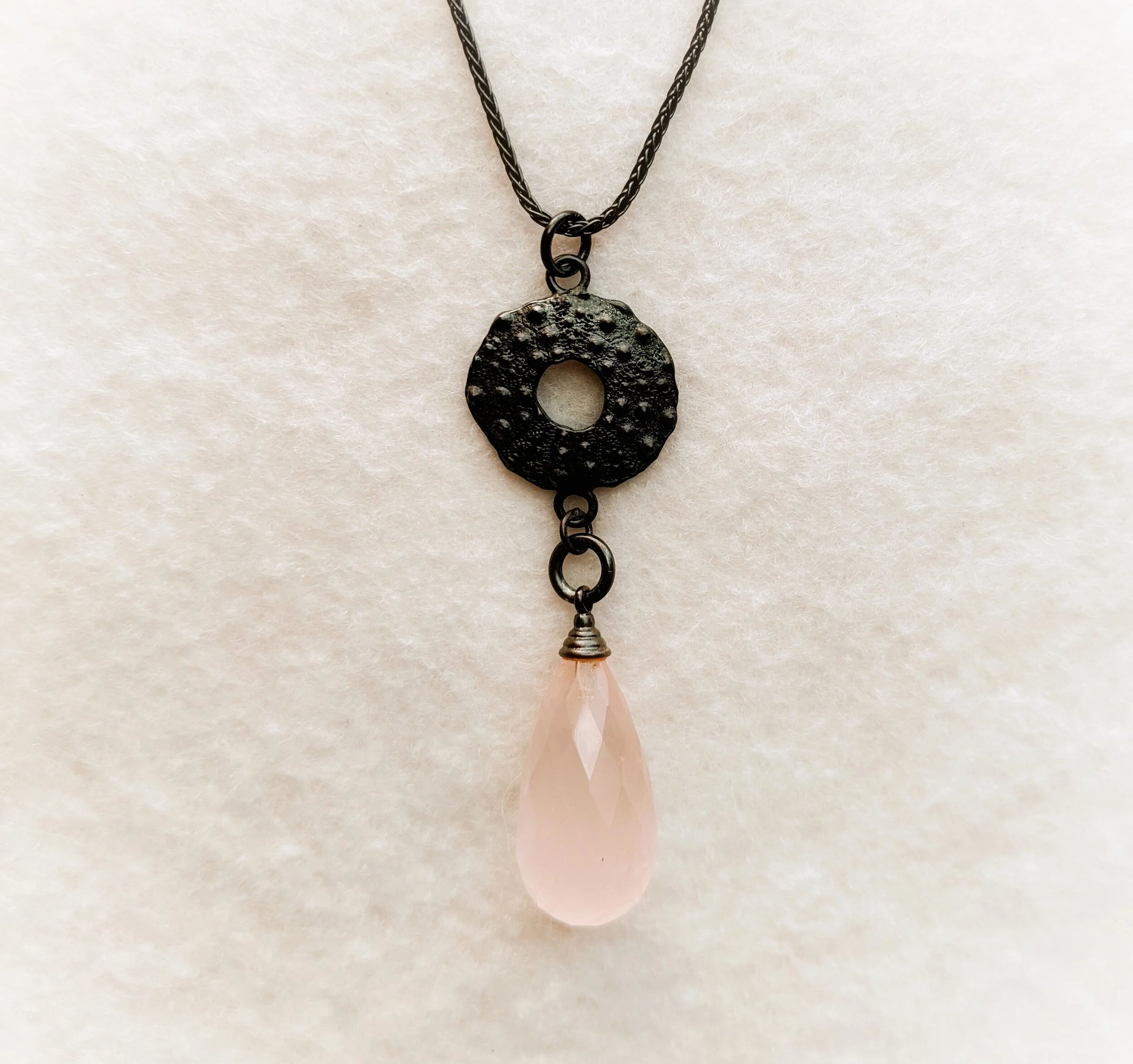pendant "sea urchin" rose, silver and rose quartz