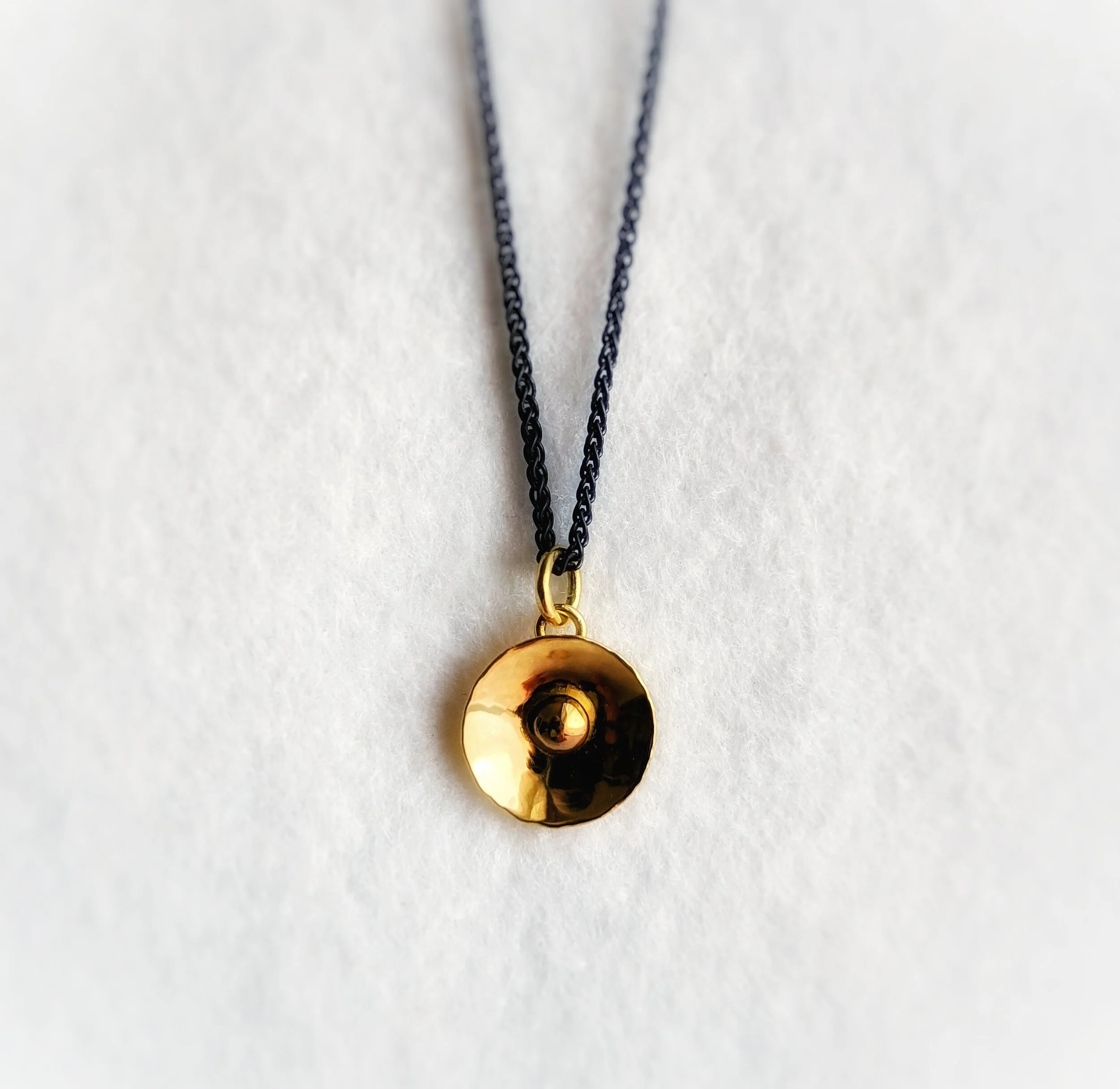 pendant "lotus", 18kt gold